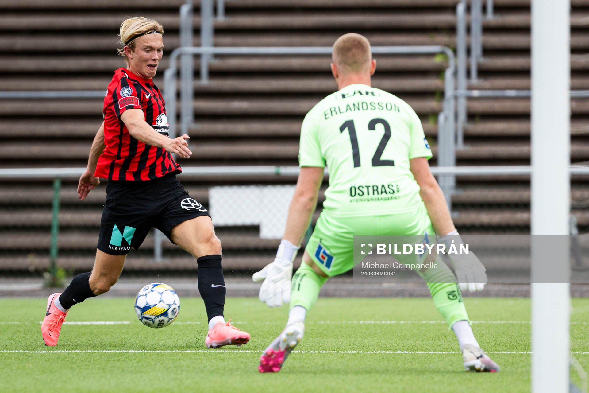 Brommapojkarnas Frederik Christensen och Halmstads målvakt