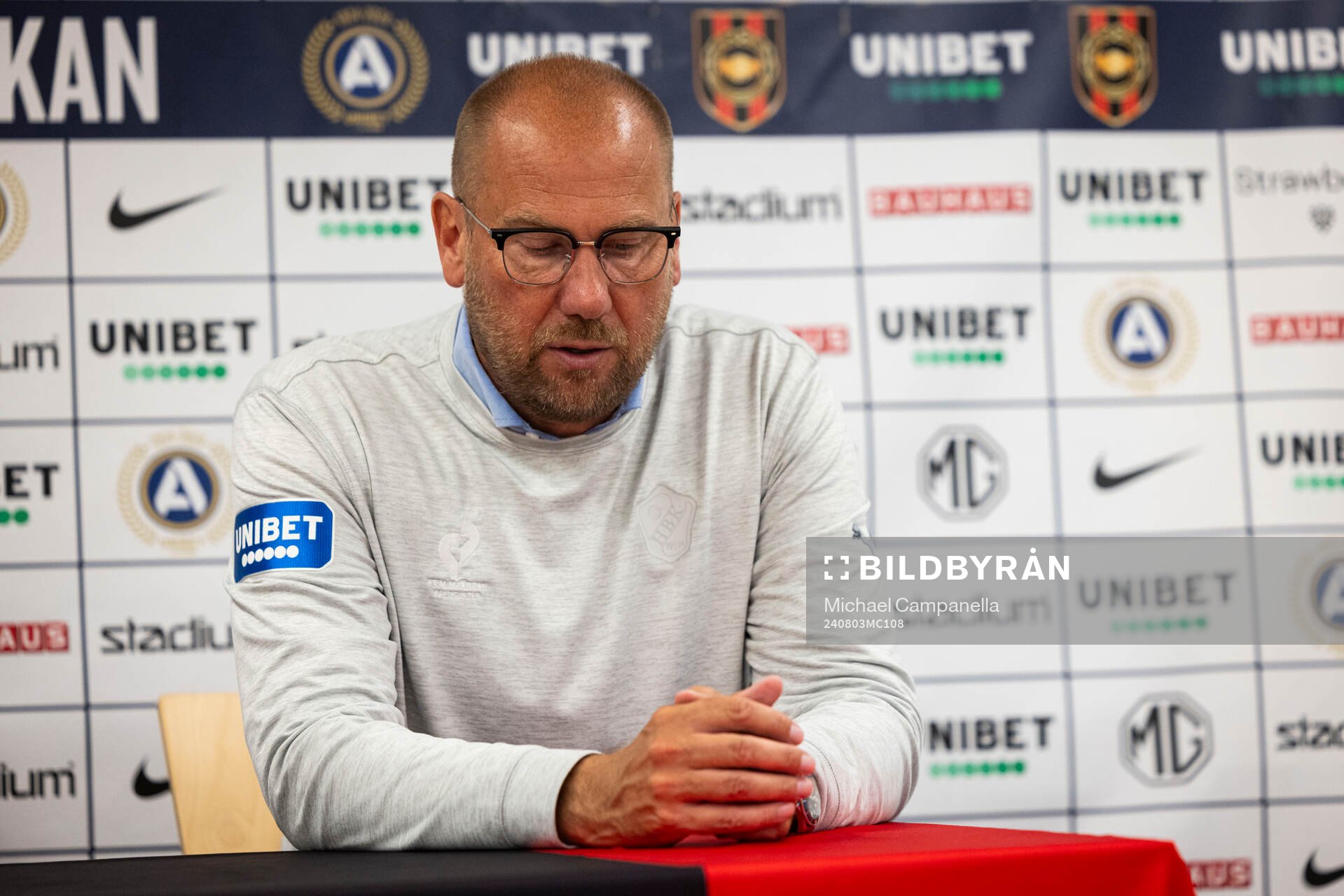 Halmstads tränare Magnus Haglund under en presskonferens efter fotbollsmatchen i Allsvenskan mellan Brommapojkarna och Halmstad den 3 augusti 2024 i Stockholm.