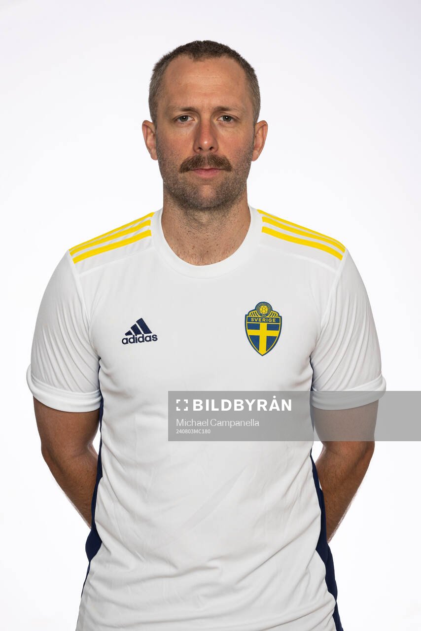 Henrik Nyhus poserar för ett porträtt under en fotografering med det svenska P15-landslaget i fotboll den 3 augusti 2024 i Stockholm. 