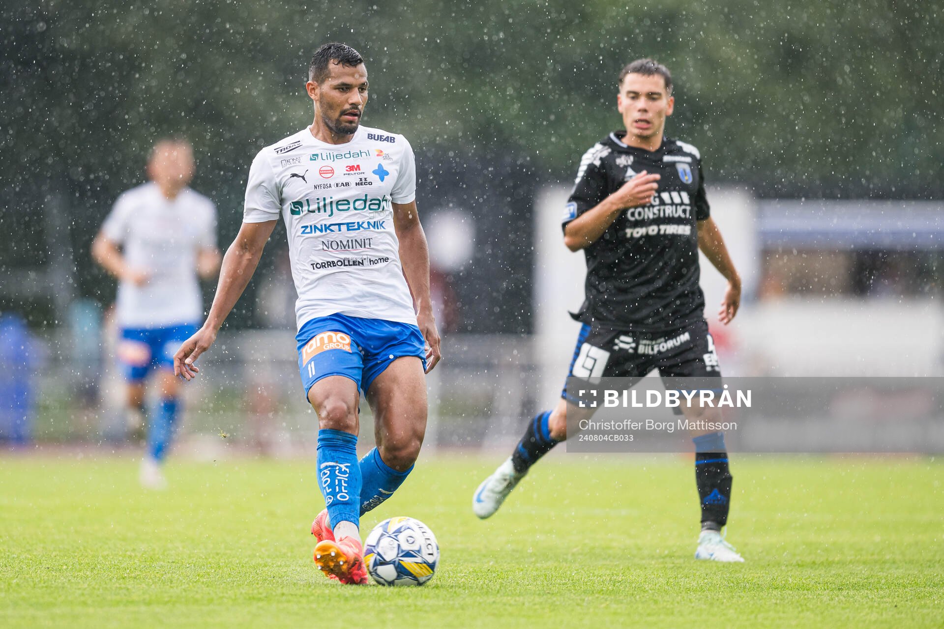 Värnamos Wenderson Oliveira do Nascimento under fotbollsmatchen i Allsvenskan mellan Värnamo och Sirius den 4 augusti 2024 i Värnamo.