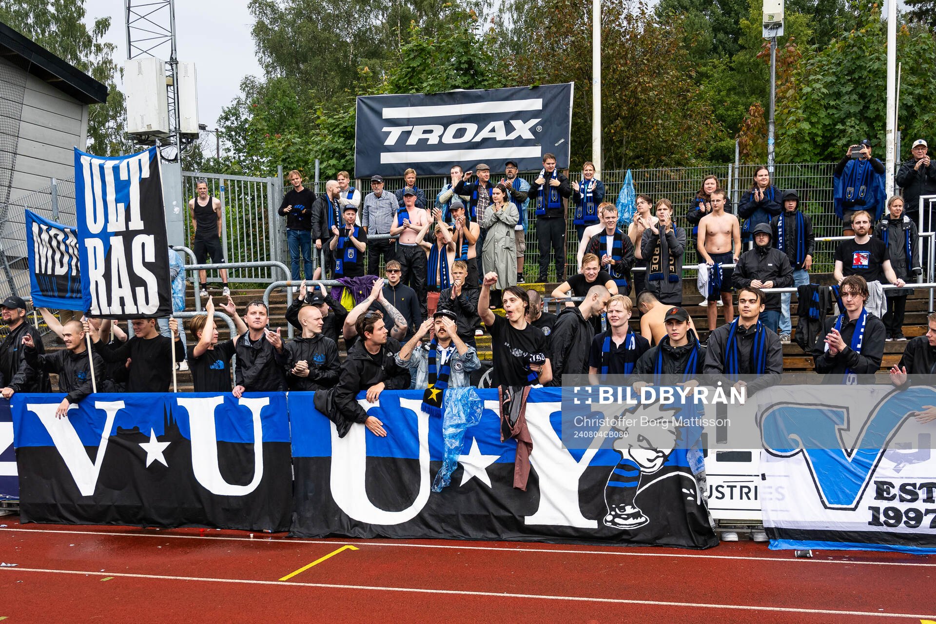 Sirius supportrar jublar
