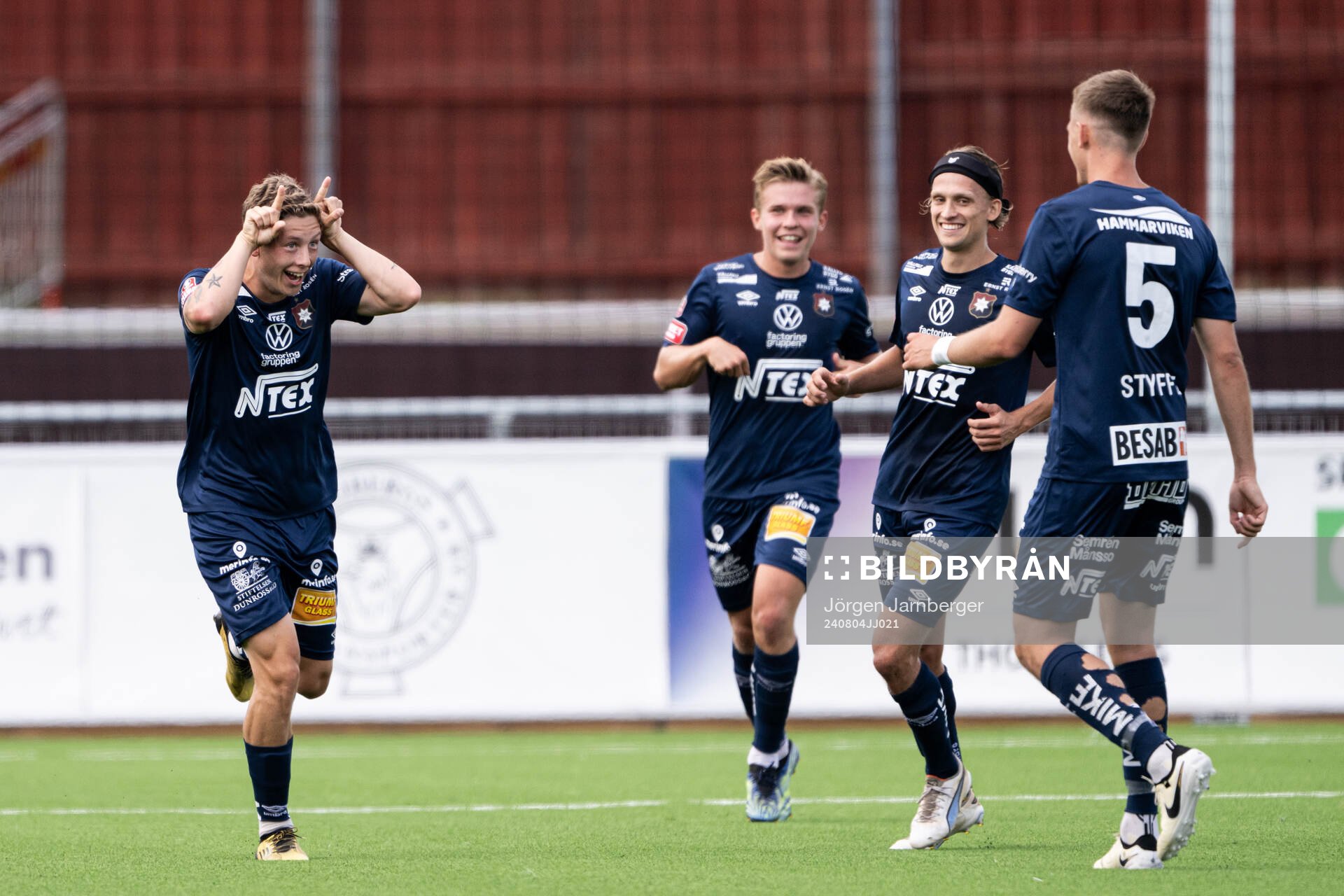 Örgrytes Anton Andreasson jublar