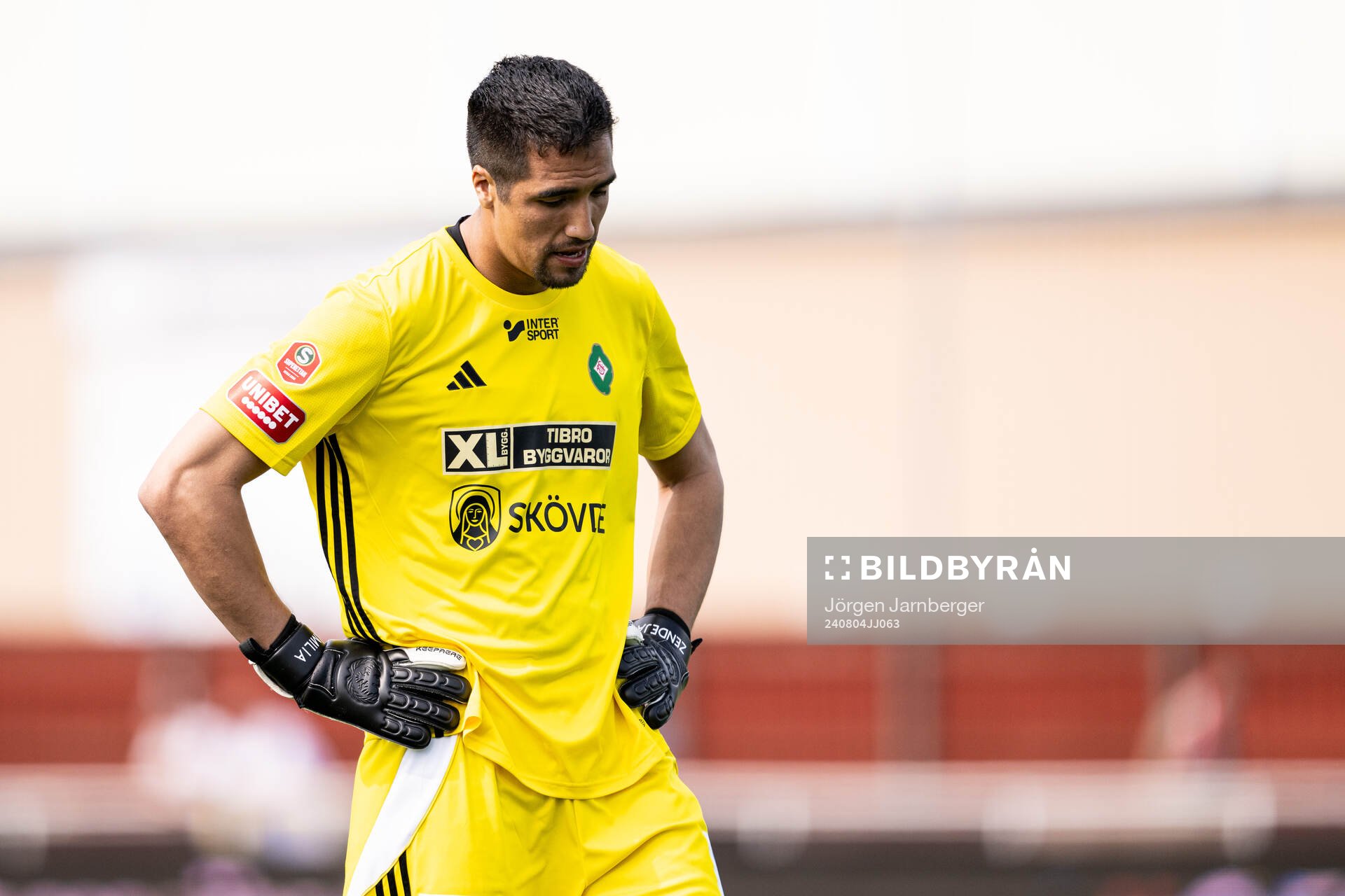Skövde AIKs målvakt Adrian Zendejas deppar