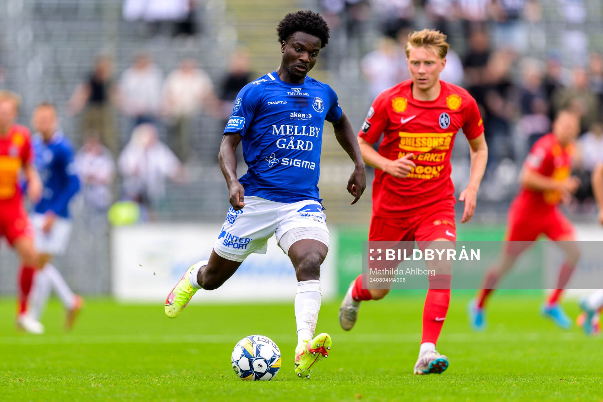 Trelleborgs Samuel Asoma och Landskronas Adam Egnell