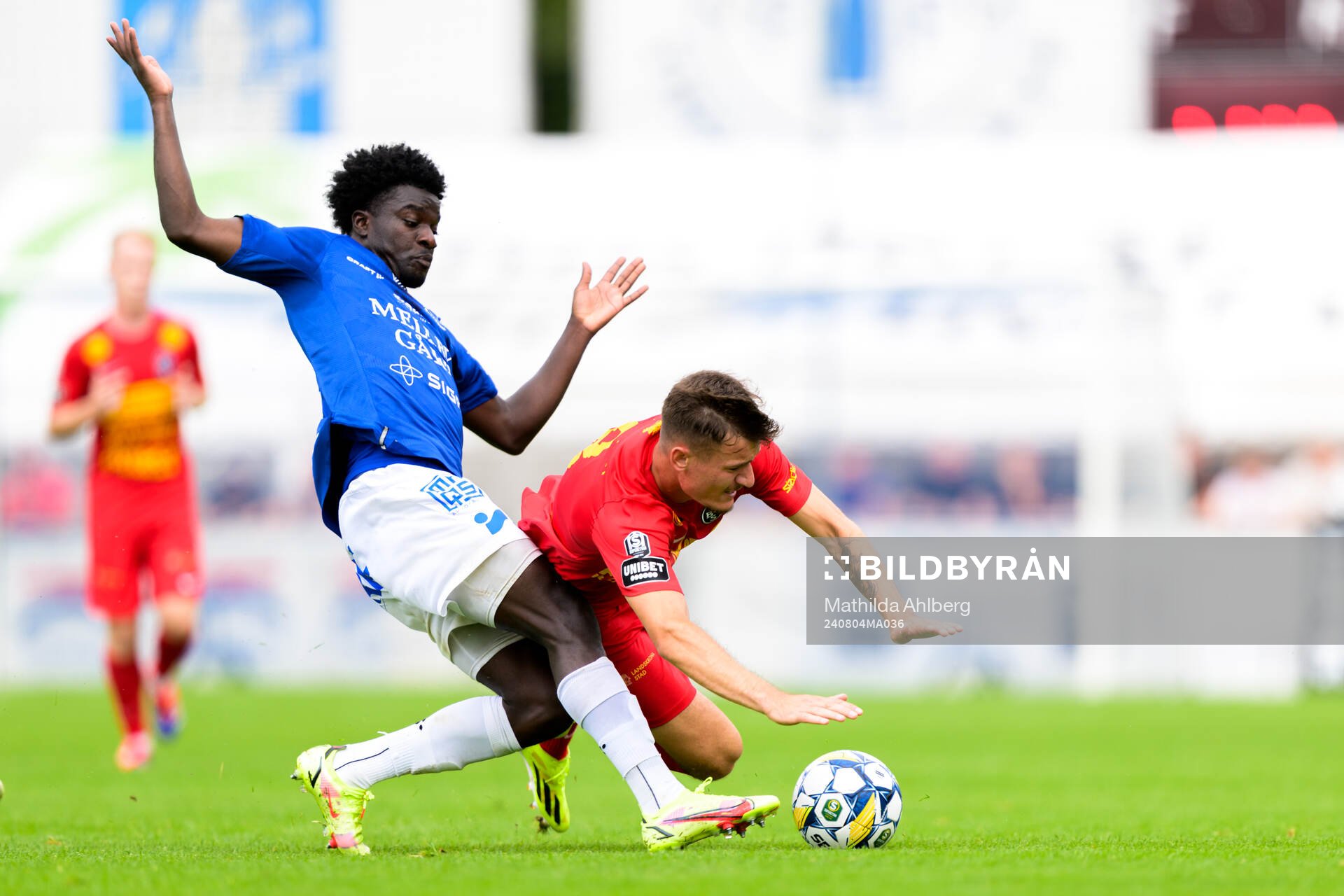 Trelleborgs Samuel Asoma och Landskronas Robin Dzabic