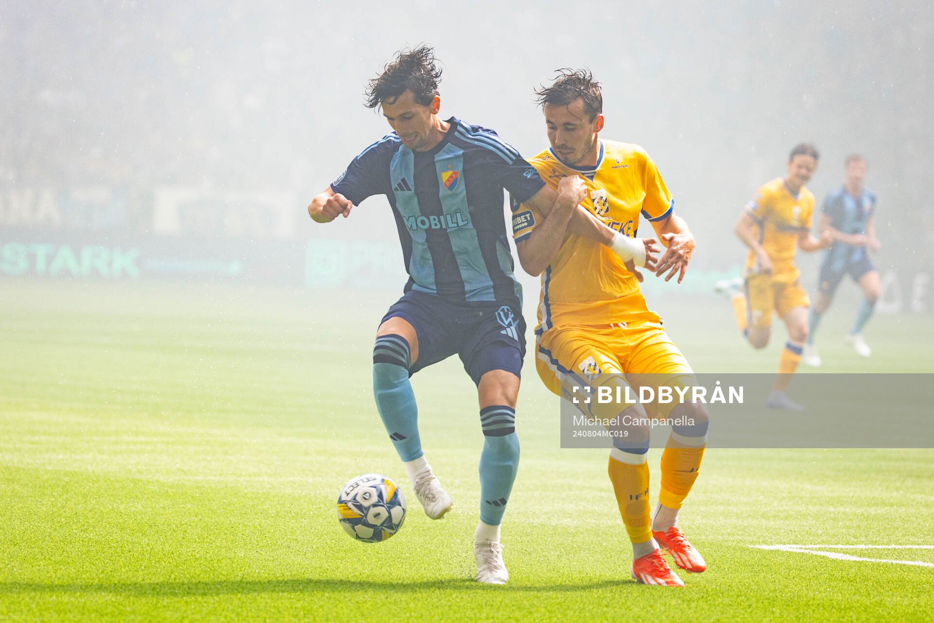 Djurgårdens Gustav Wikheim och IFK Göteborgs Anders