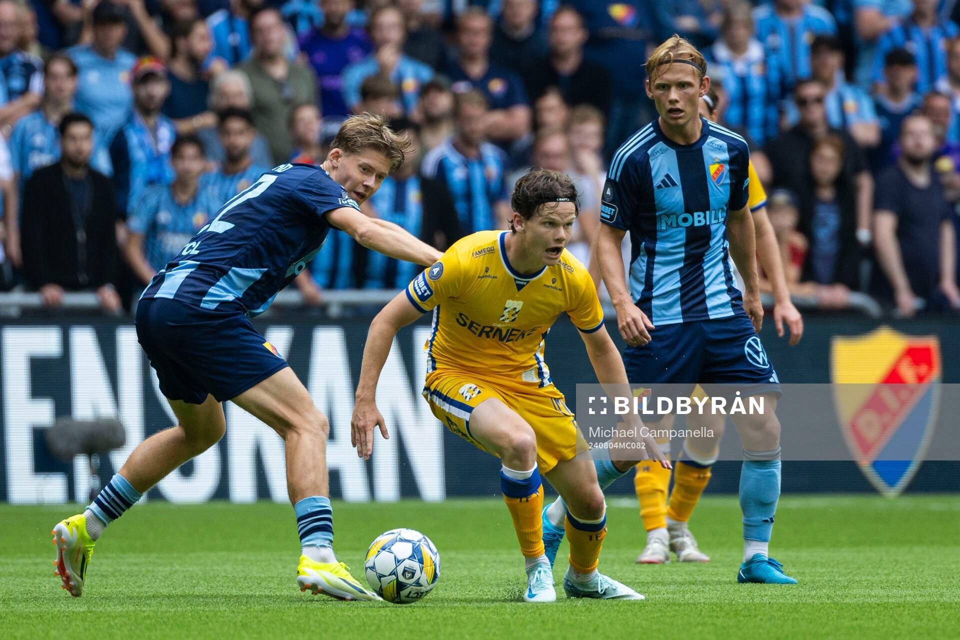 Djurgårdens Patric Åslund och Tobias Gulliksen mot IFK