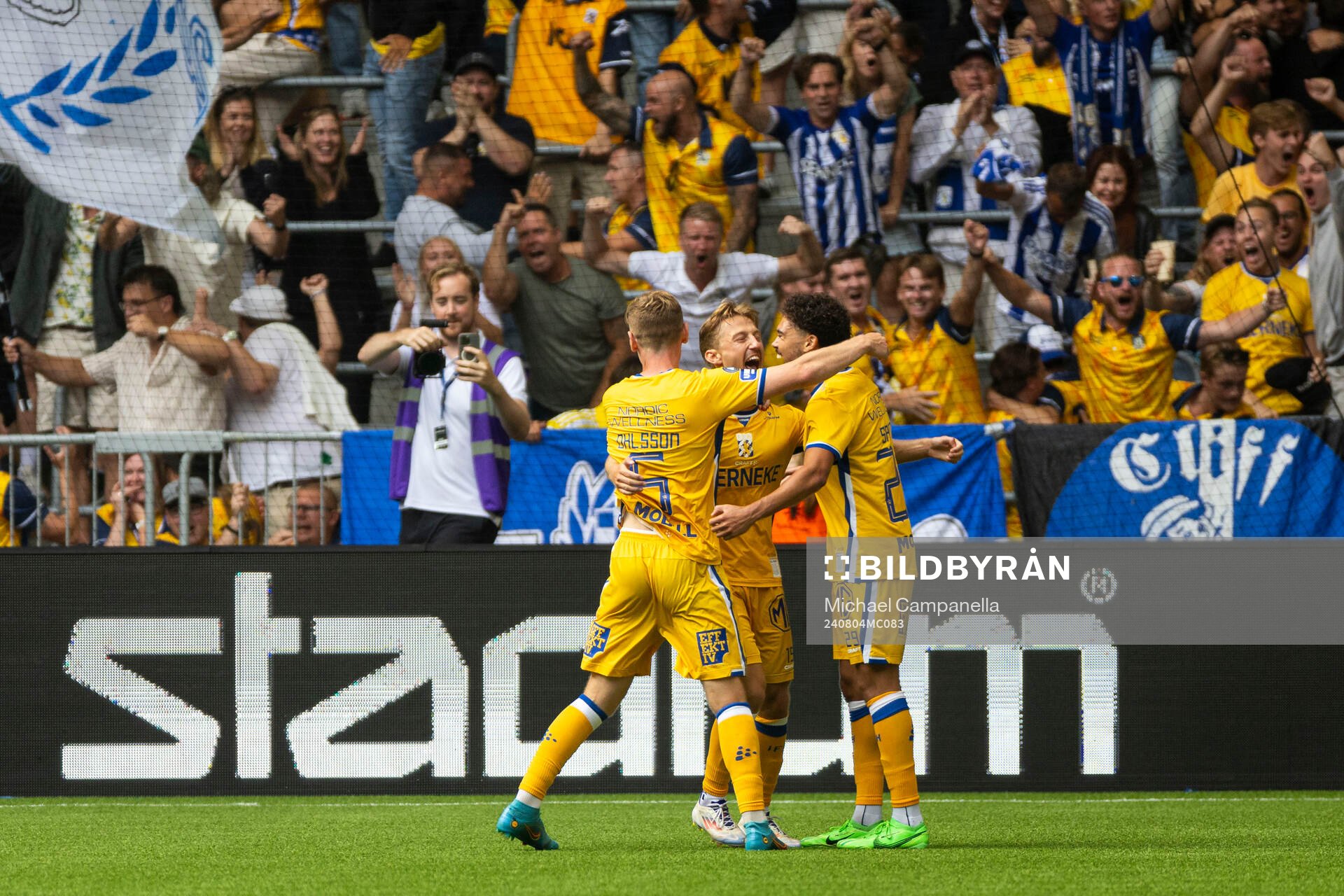 IFK Göteborgs Sebastian Ohlsson, Arbnor Mucolli, och