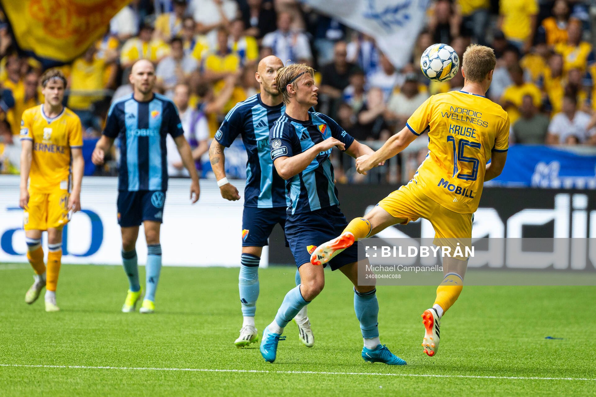 Djurgårdens Tobias Gulliksen mot IFK Göteborgs David