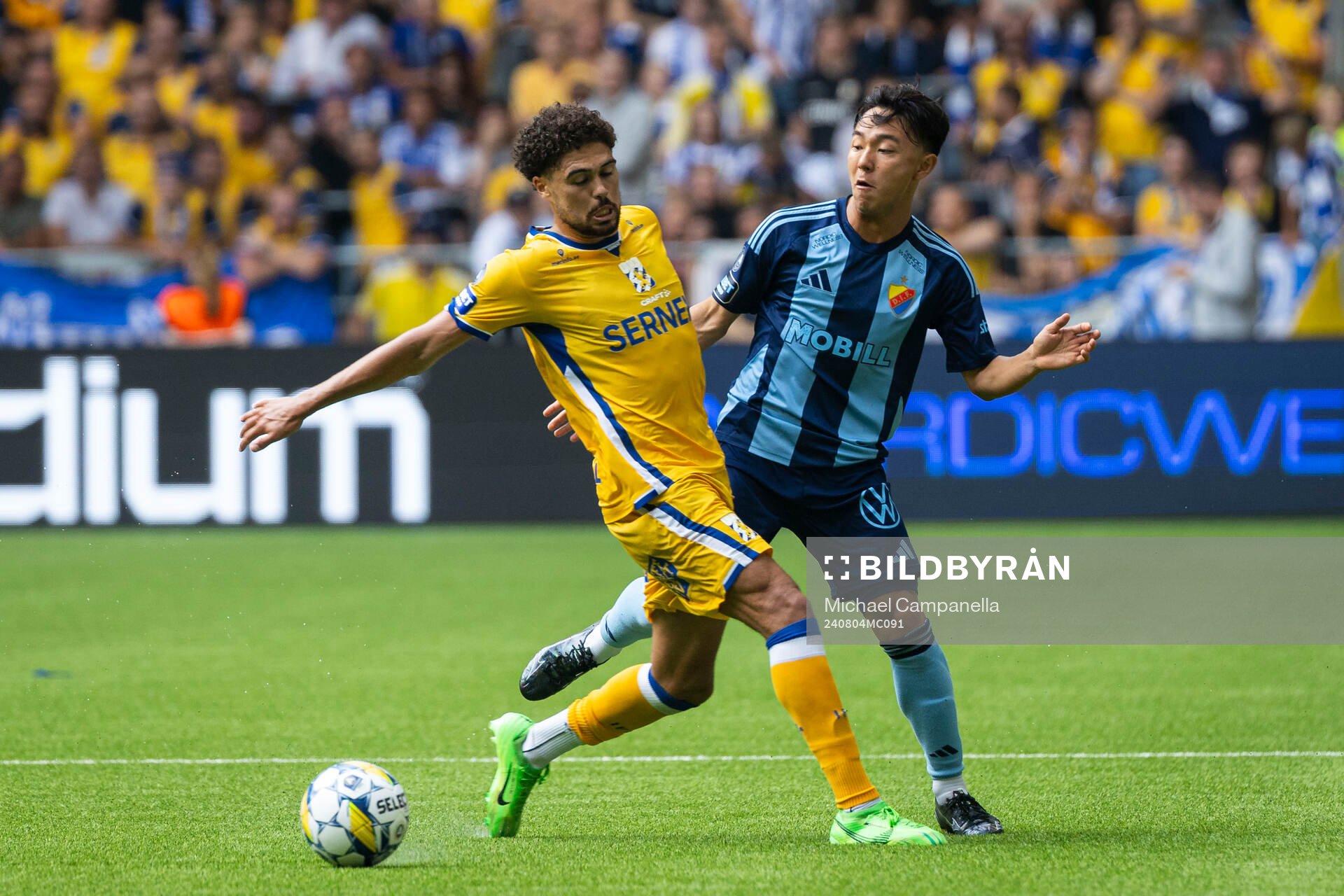 IFK Göteborgs Thomas Santos och Djurgårdens Keita Kosugi