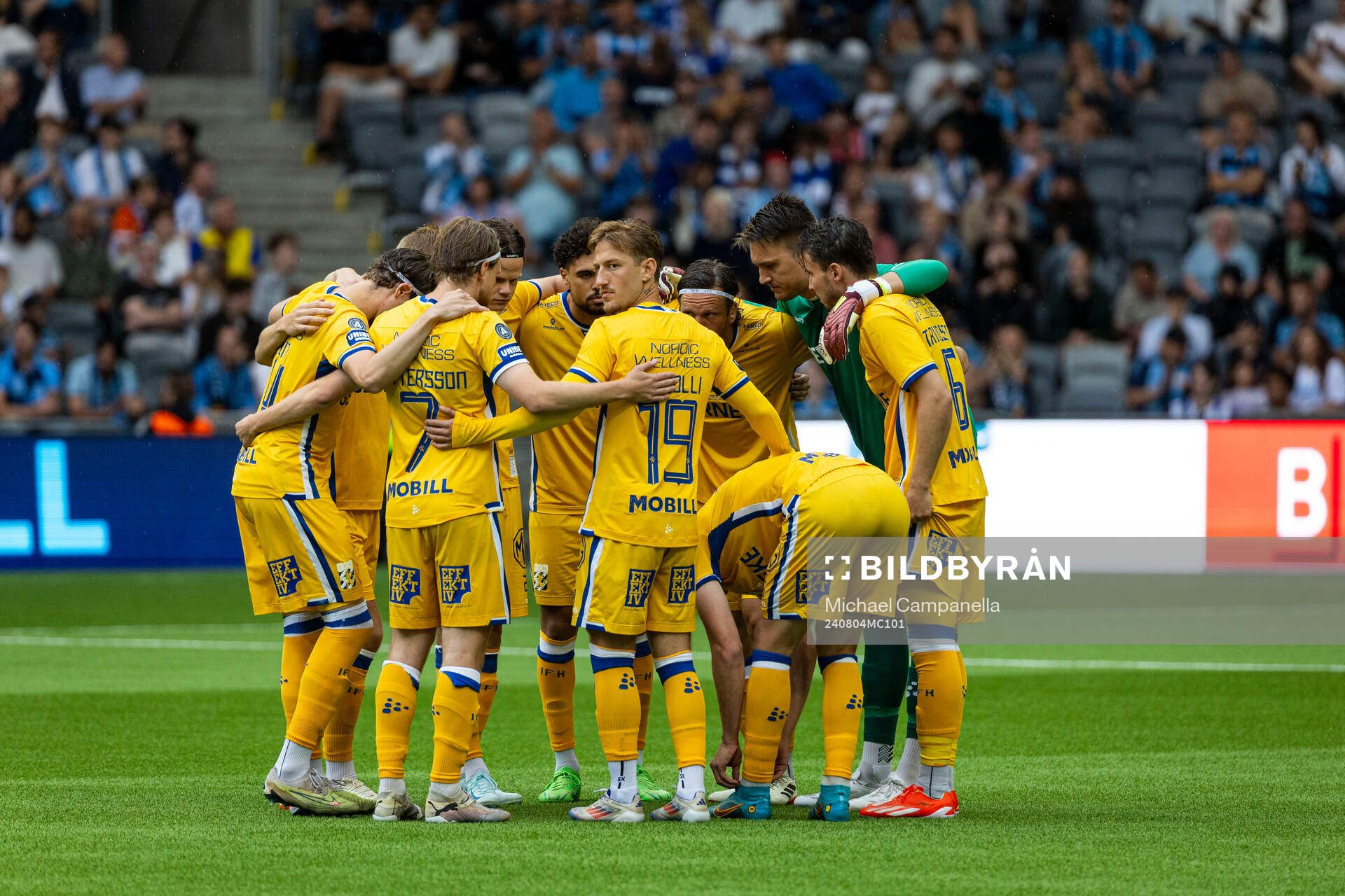 IFK Göteborgs spelarna i en kram
