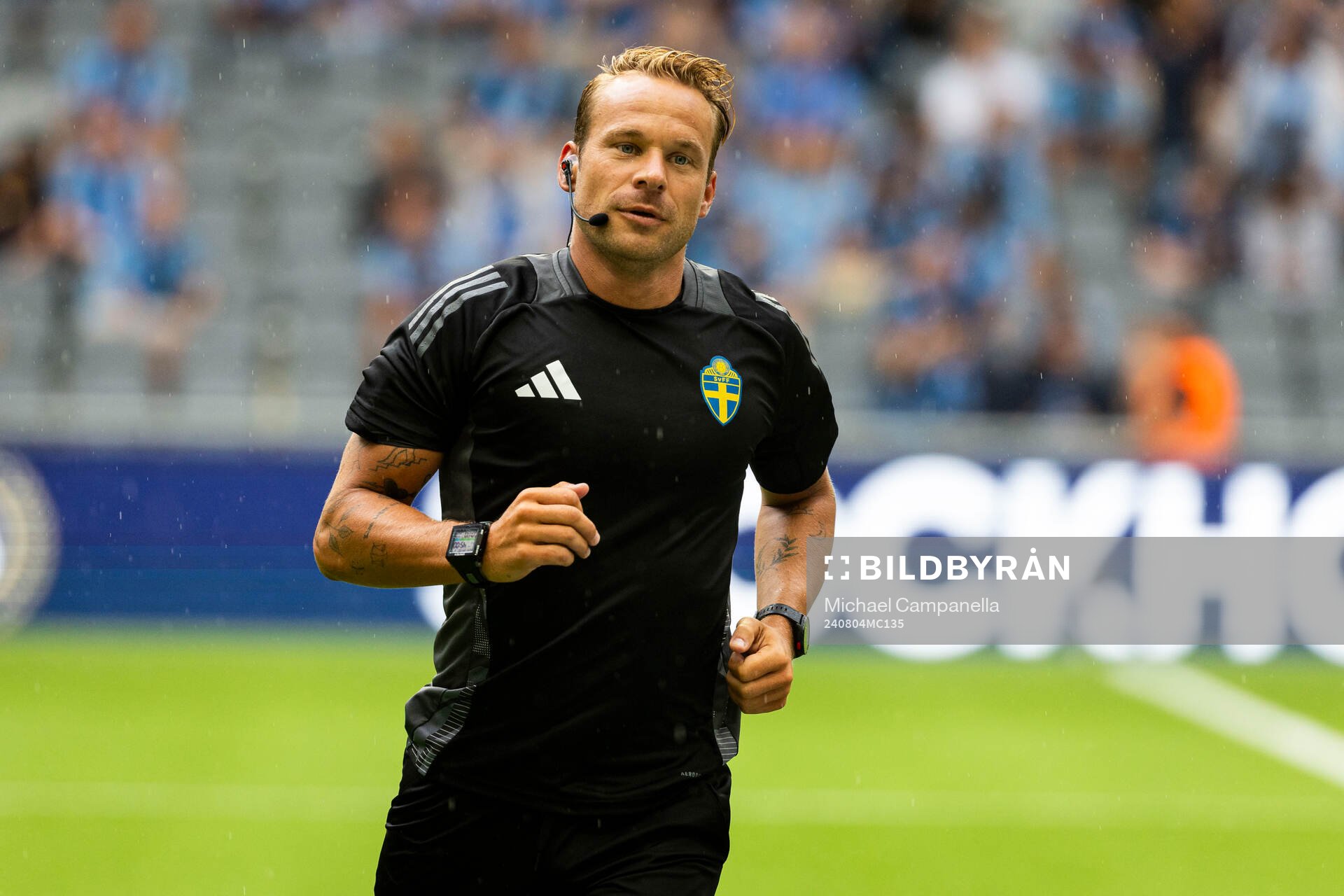 Domare Kristoffer Karlsson under fotbollsmatchen i Allsvenskan mellan Djurgården och IFK Göteborg den 4 augusti 2024 i Stockholm.