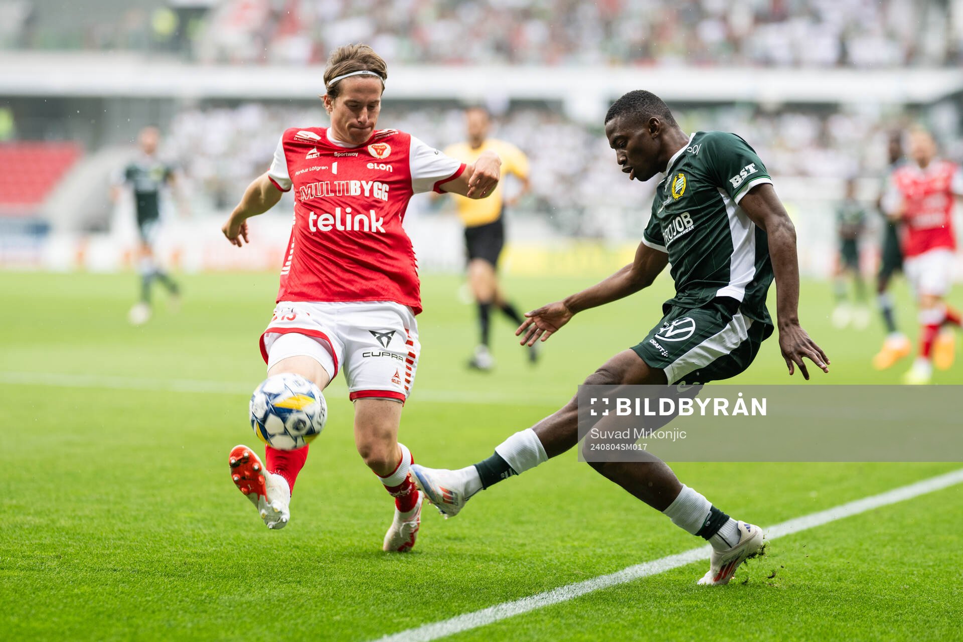 Kalmars Johan Karlsson och Hammarbys Bouzomana Toure