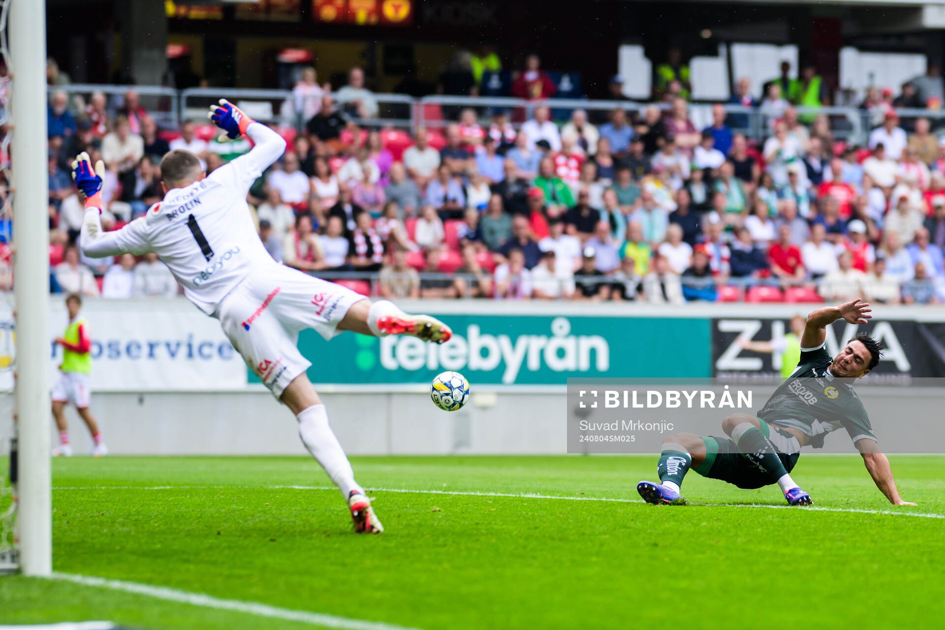 Kalmars Samuel Brolin och Hammarbys Jusef Erabi