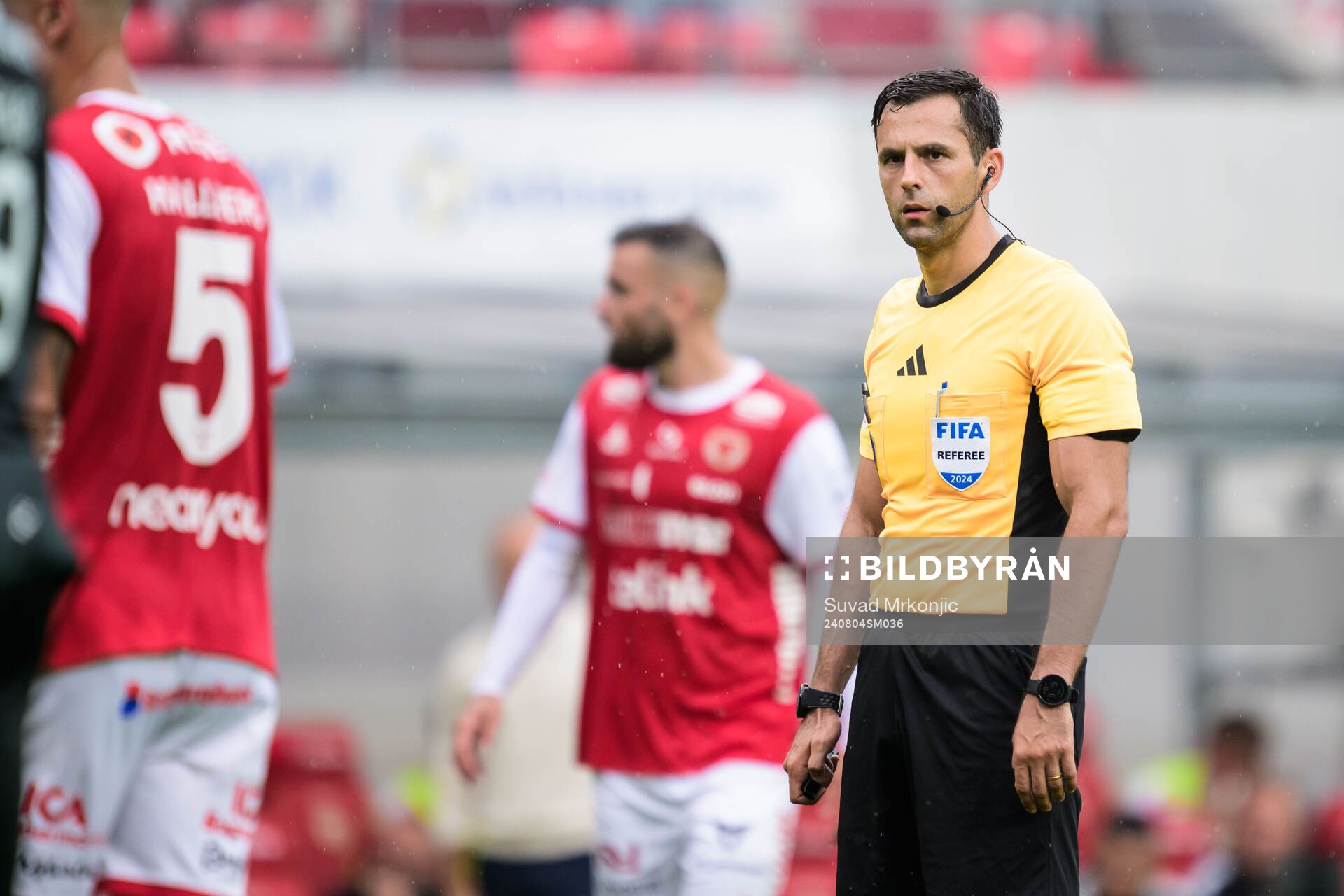 Domare Granit Maqedonci under fotbollsmatchen i Allsvenskan mellan Kalmar och Hammarby den 4 augusti 2024 i Kalmar. 
