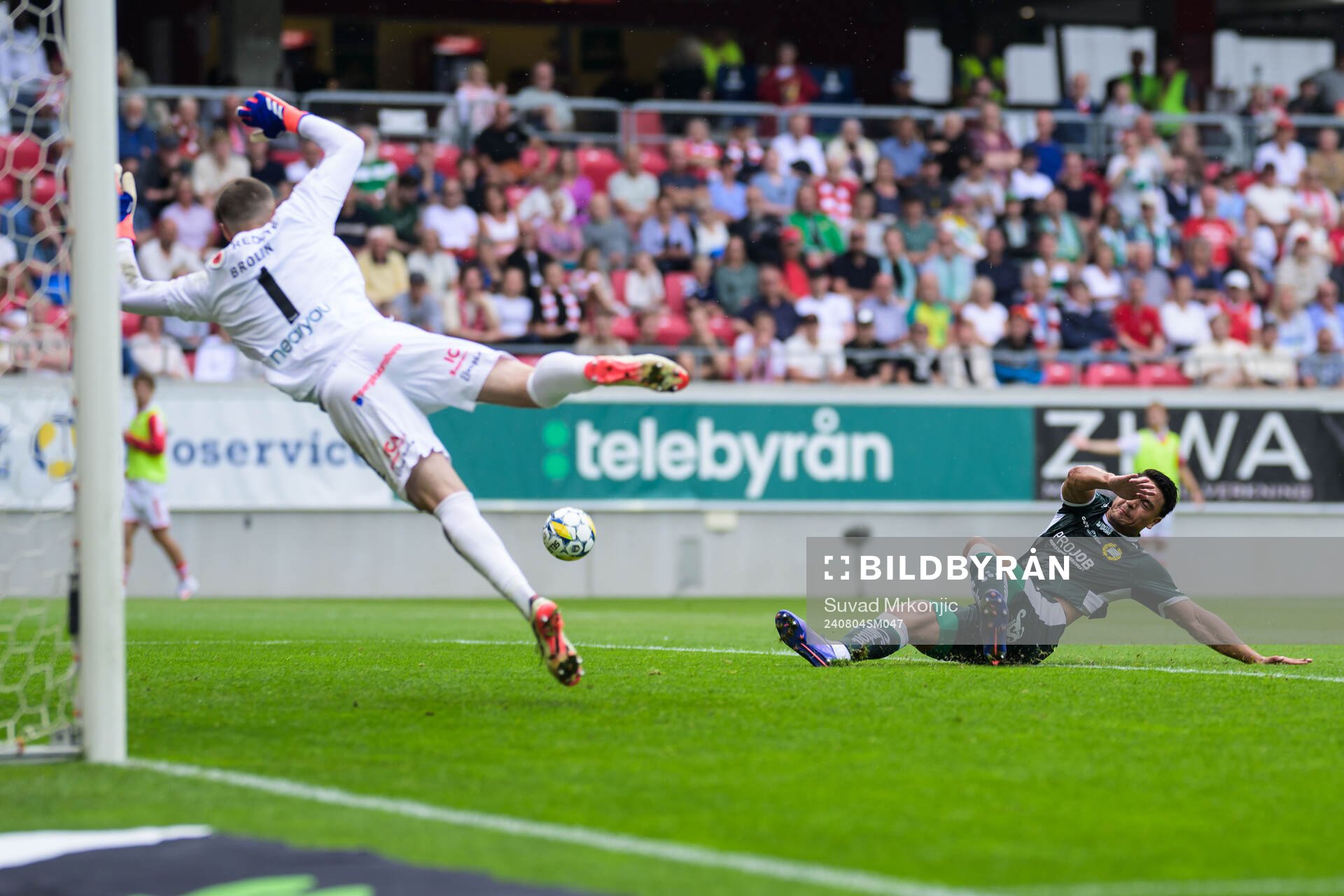 Kalmars målvakt Samuel Brolin och Hammarbys Jusef Erabi