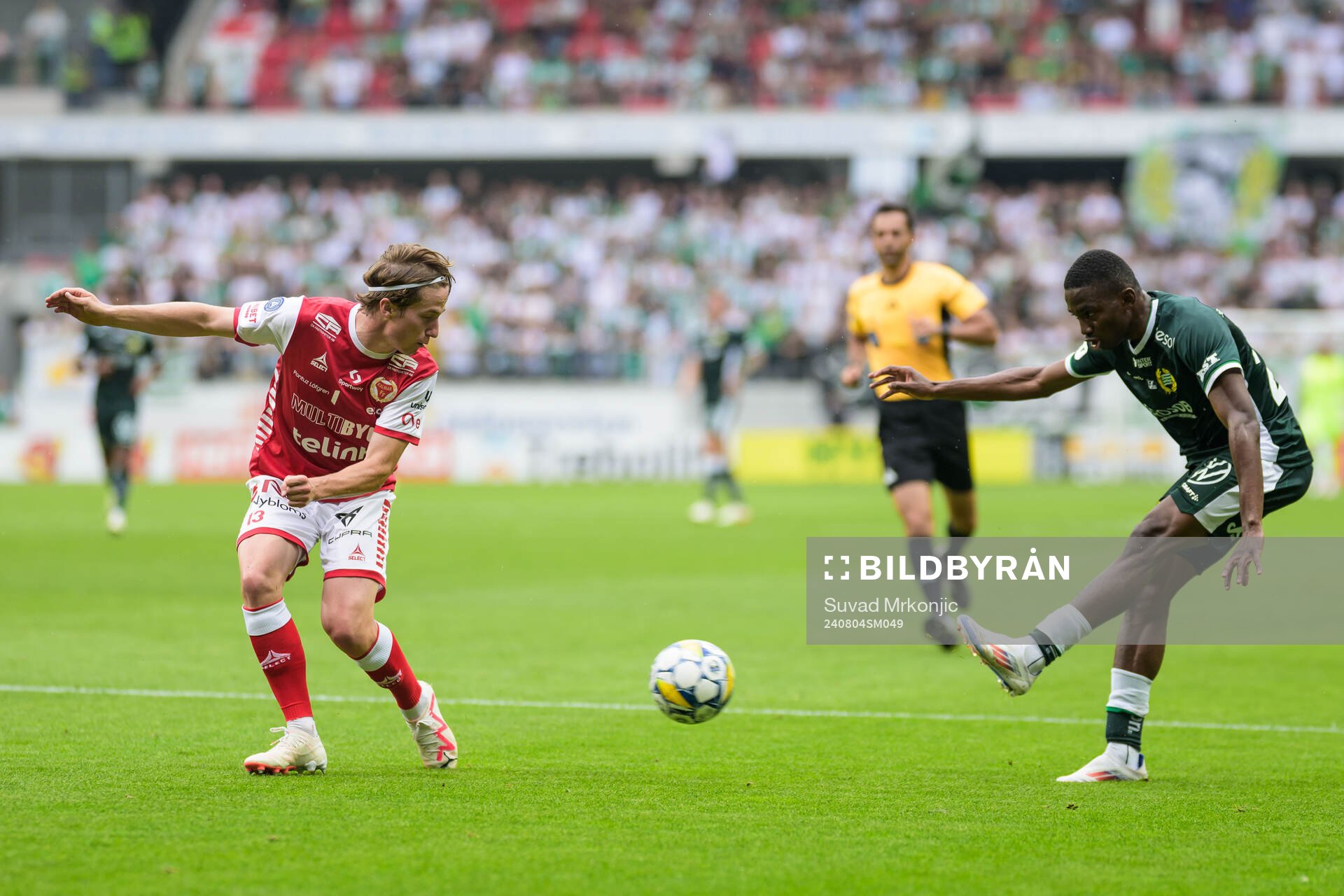 Kalmars Johan Karlsson och Hammarbys Bouzomana Toure