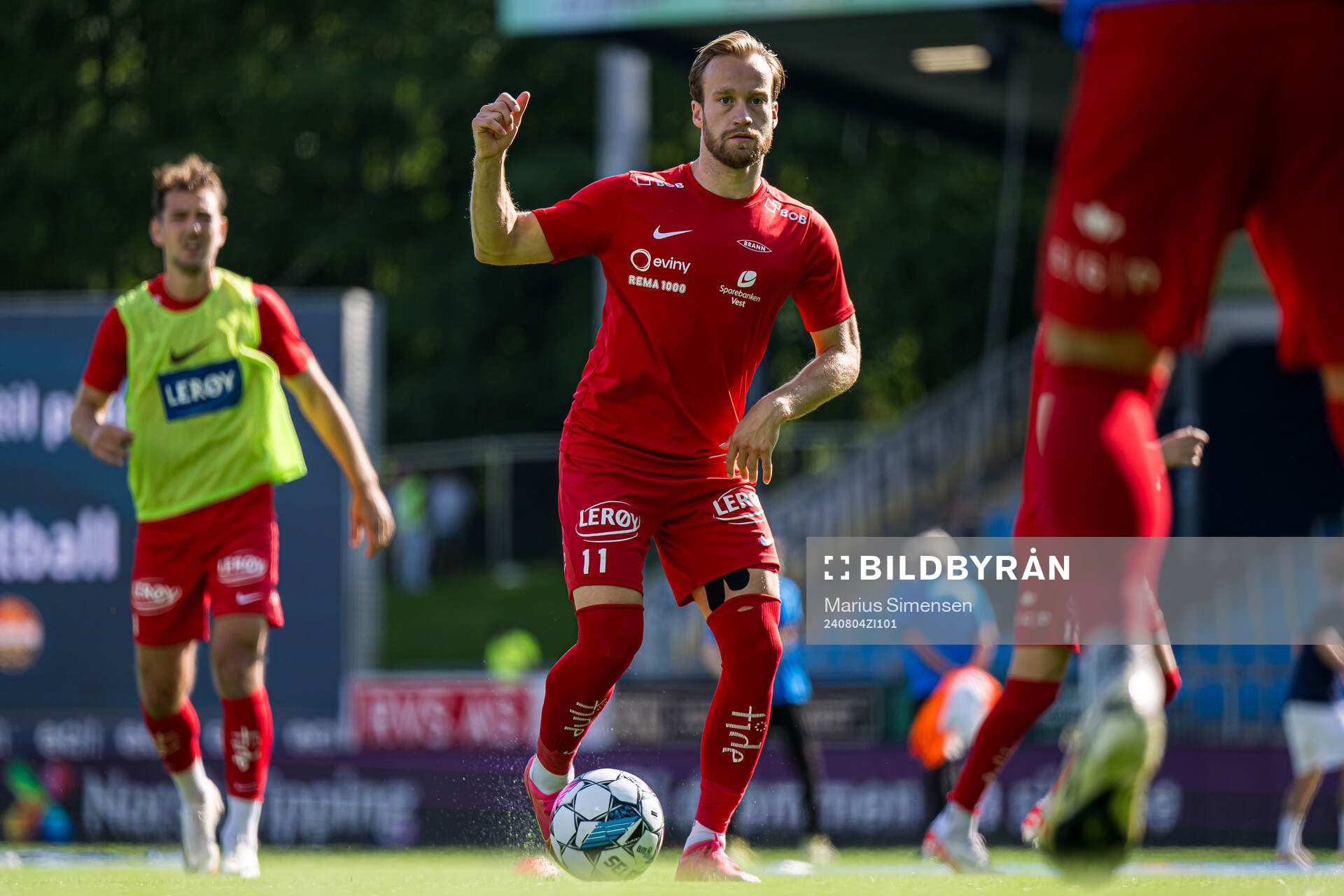 Bård Finne of Brann warms up