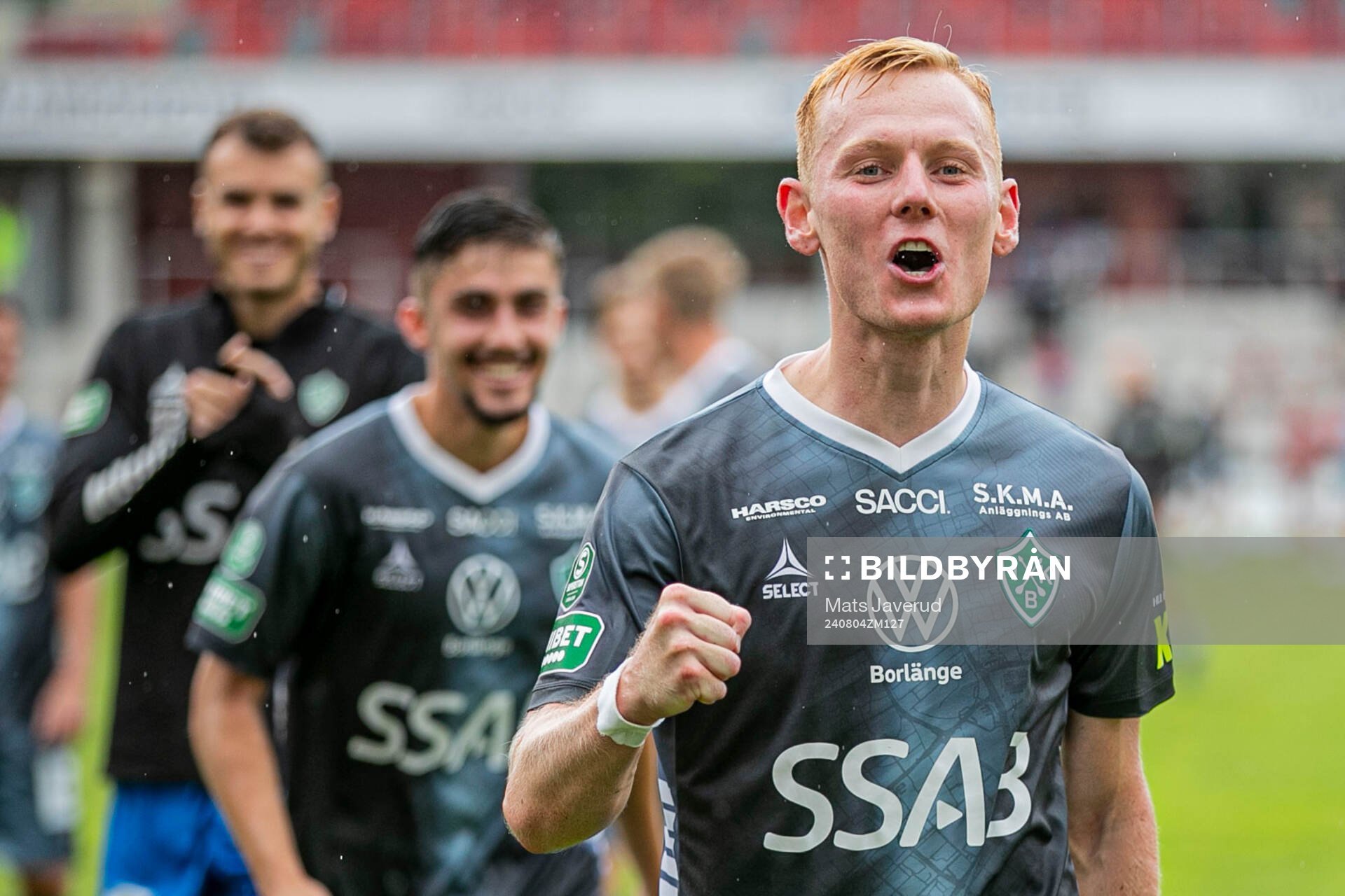Brages Christopher Redenstrand jublar efter fotbollsmatchen i Superettan mellan Öster och Brage den 4 augusti 2024 i Växjö. 