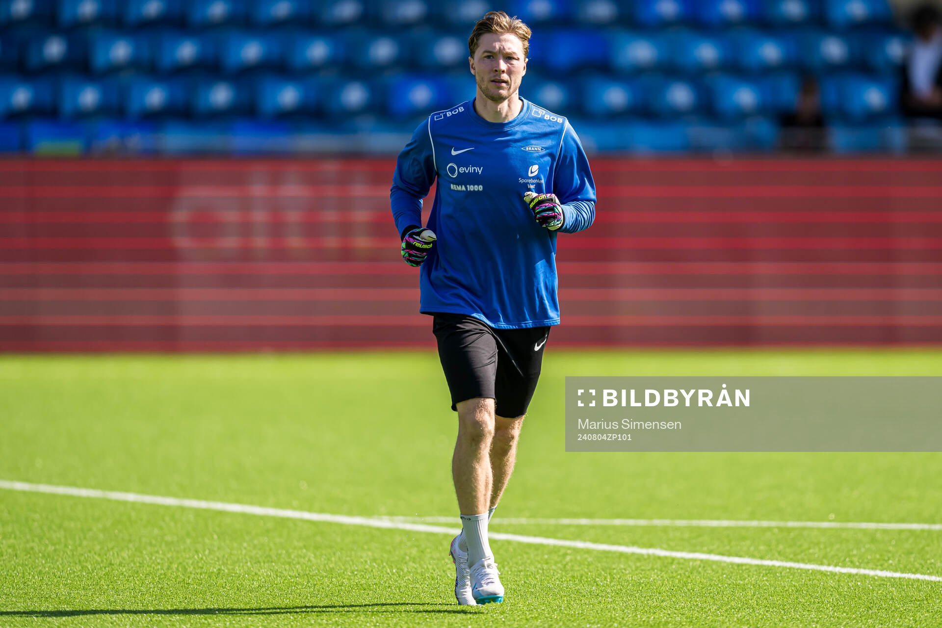 Mathias Dyngeland of Brann warms up