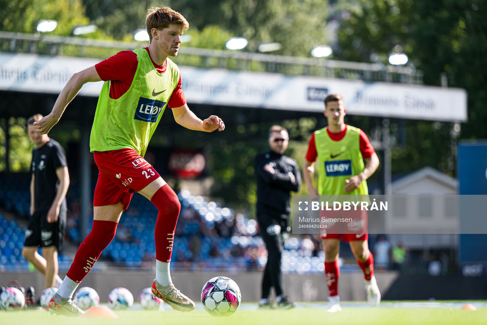 Thore Pedersen of Brann warms up
