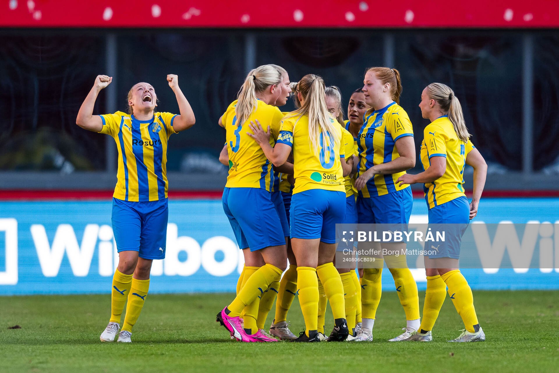 Eskilsminnes Johanna Olsson jublar