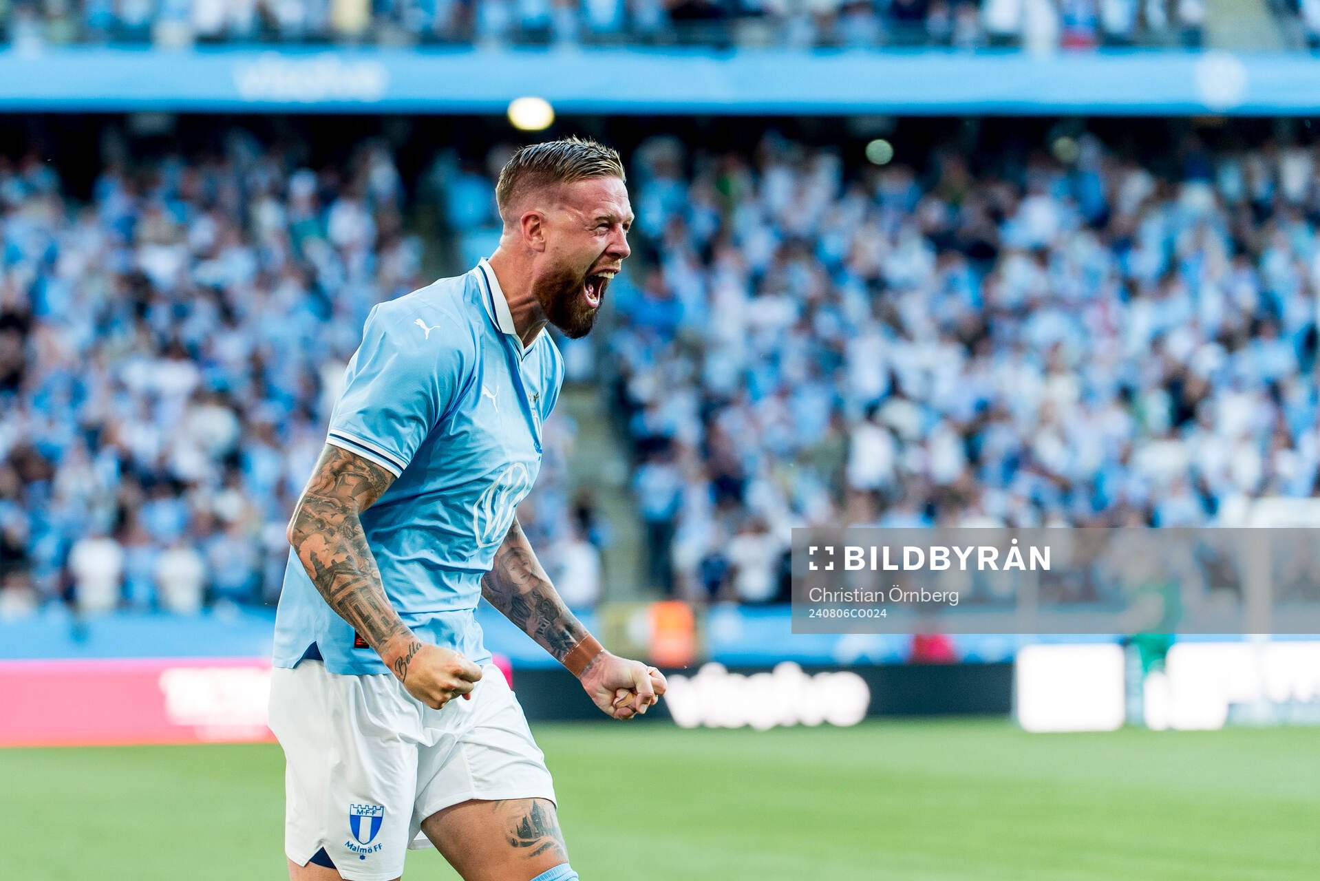 Pontus Jansson of Malmö FF celebrates