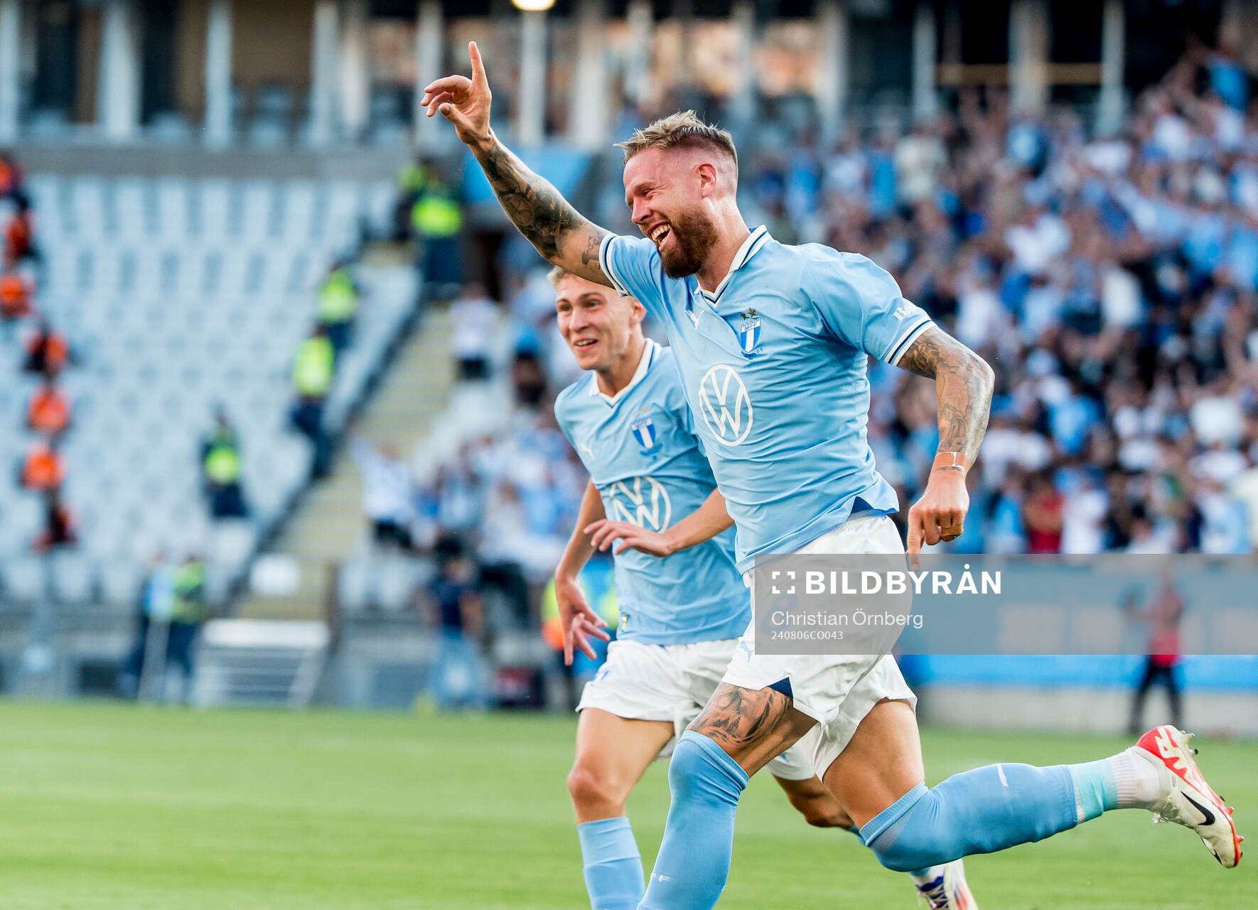 Pontus Jansson of Malmö FF celebrates