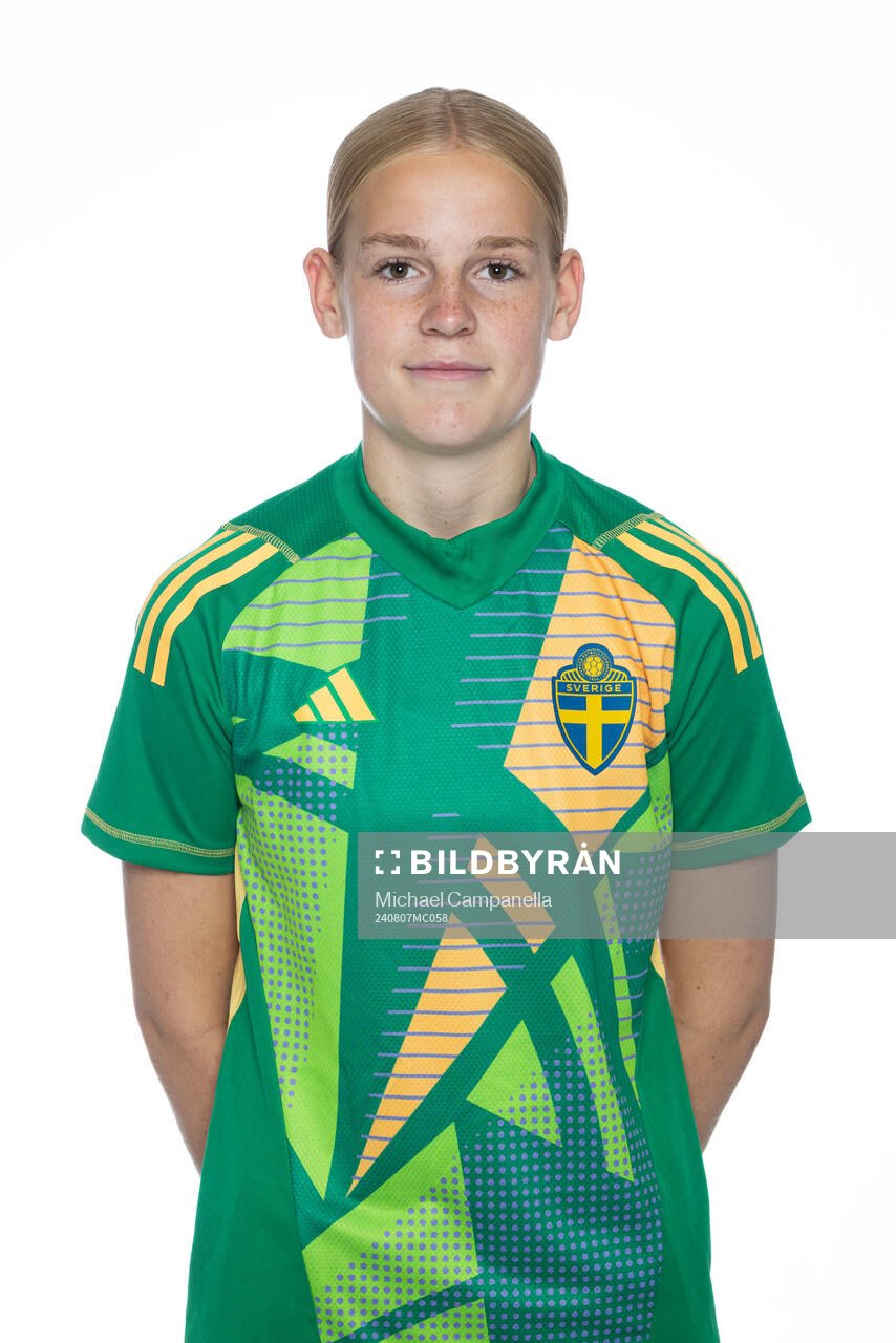Lova Hållén
