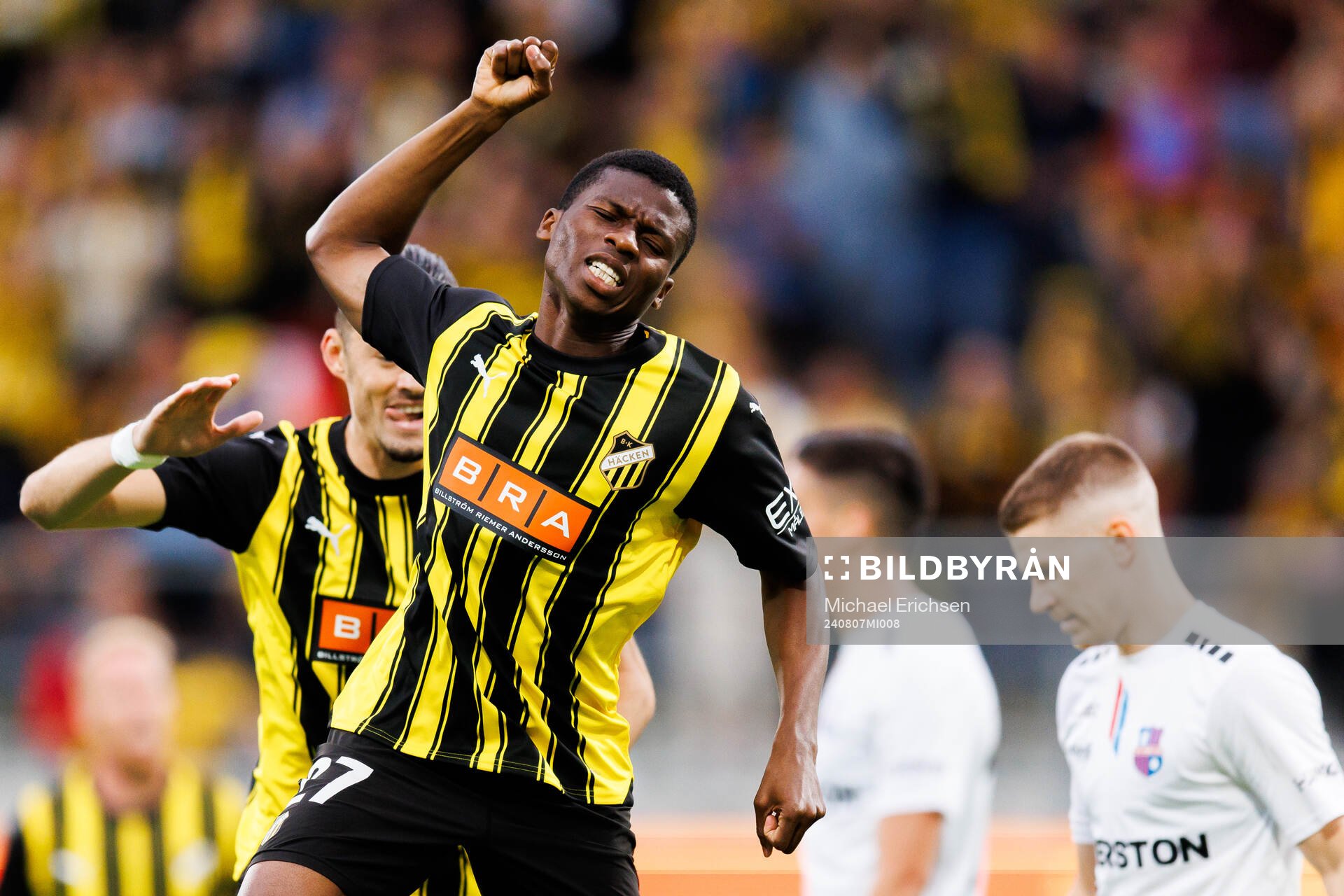Akoua Romeo Amane of Häcken celebrates