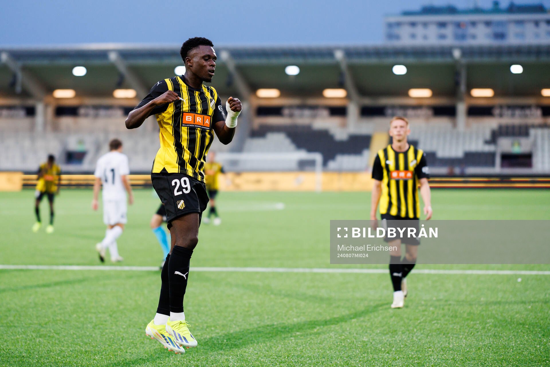 Zeidane Inoussa of Häcken celebrates