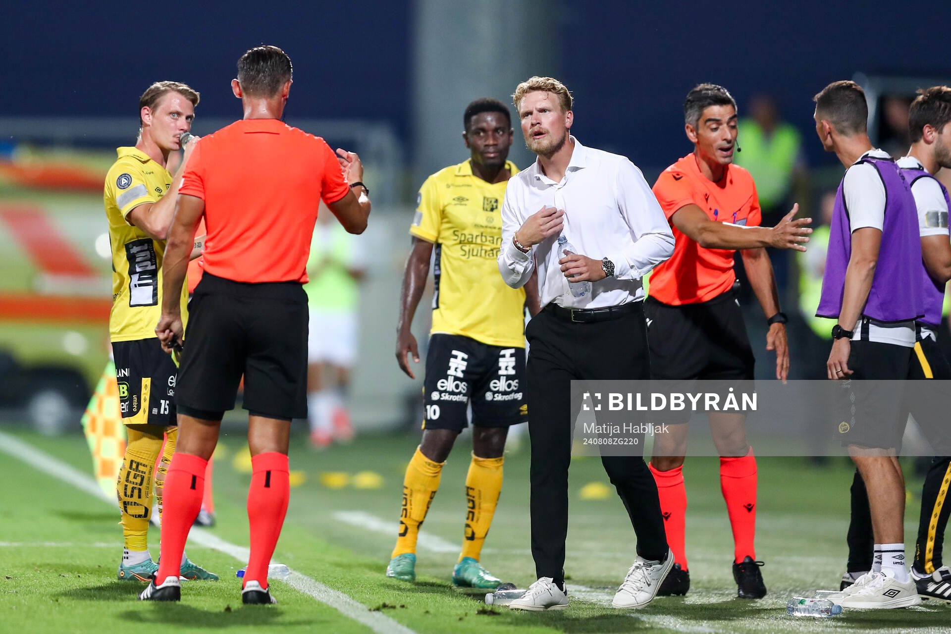 Manager Oscar Hiljemark of Elfsborg receives a yellow card