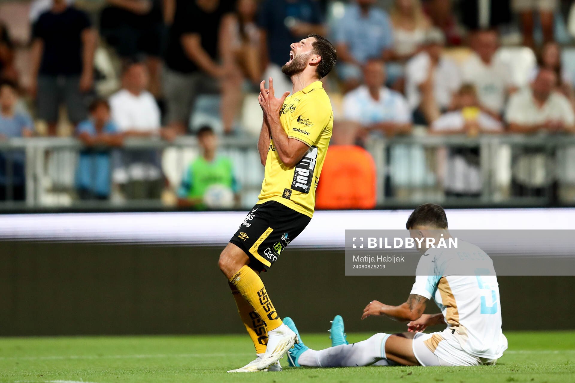 Arber Zeneli of Elfsborg reacts