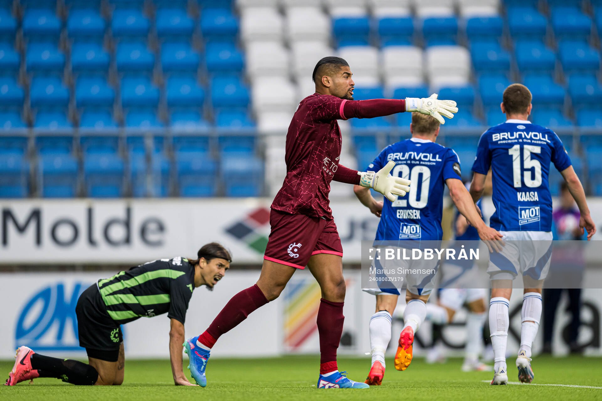 Warleson of Cercle Brugge looks dejected