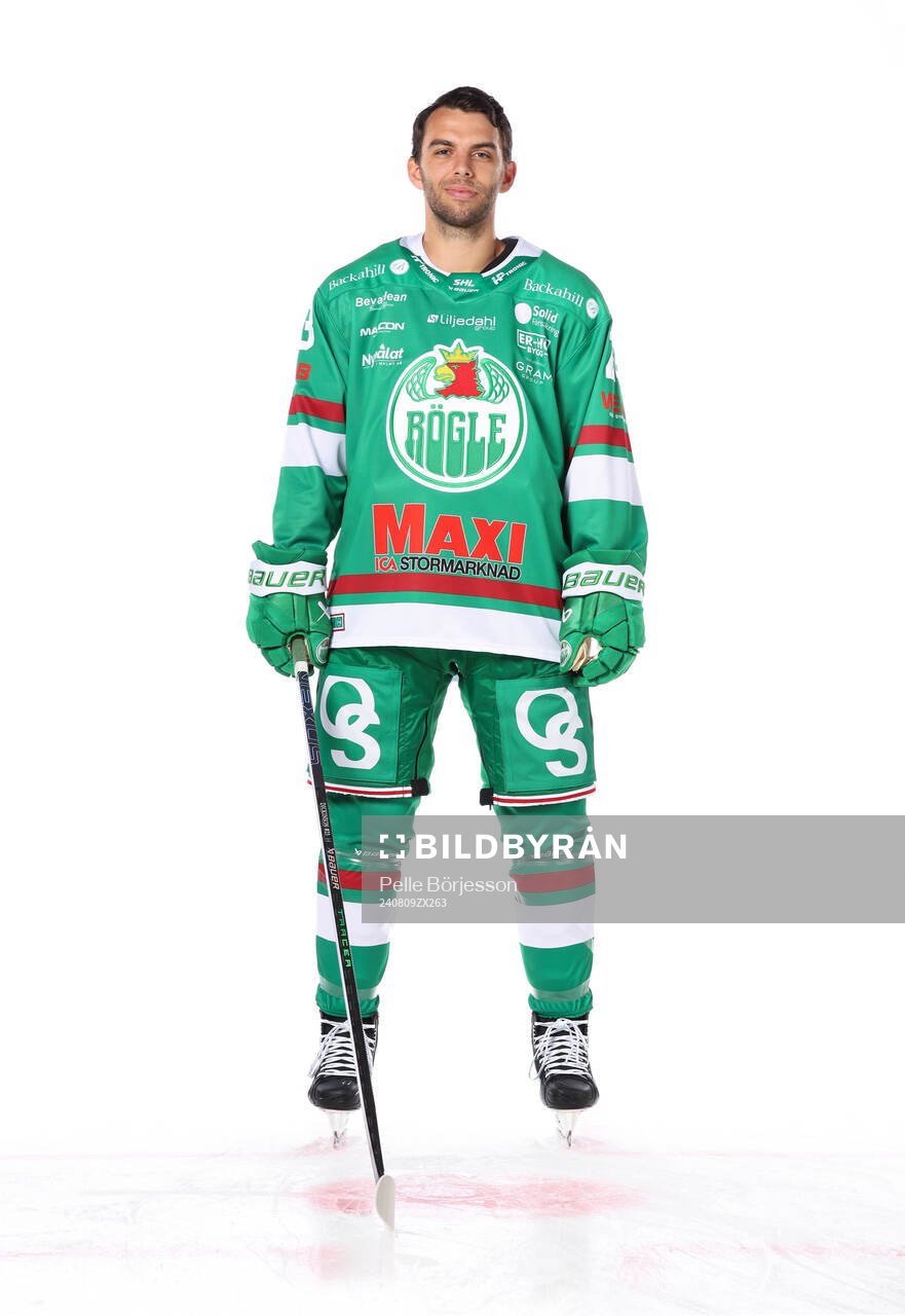 Rögles Josh Dickinson