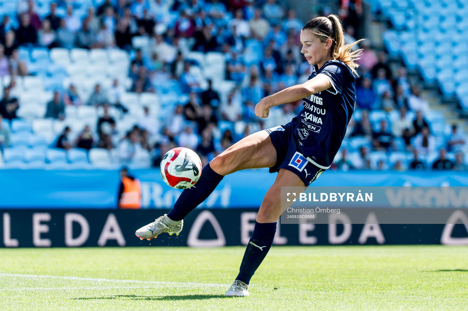 IFK Kalmars Paulina Madeling under fotbollsmatchen i Elitettan mellan Malmö FF och IFK Kalmar den 10 augusti 2024 i Malmö. 