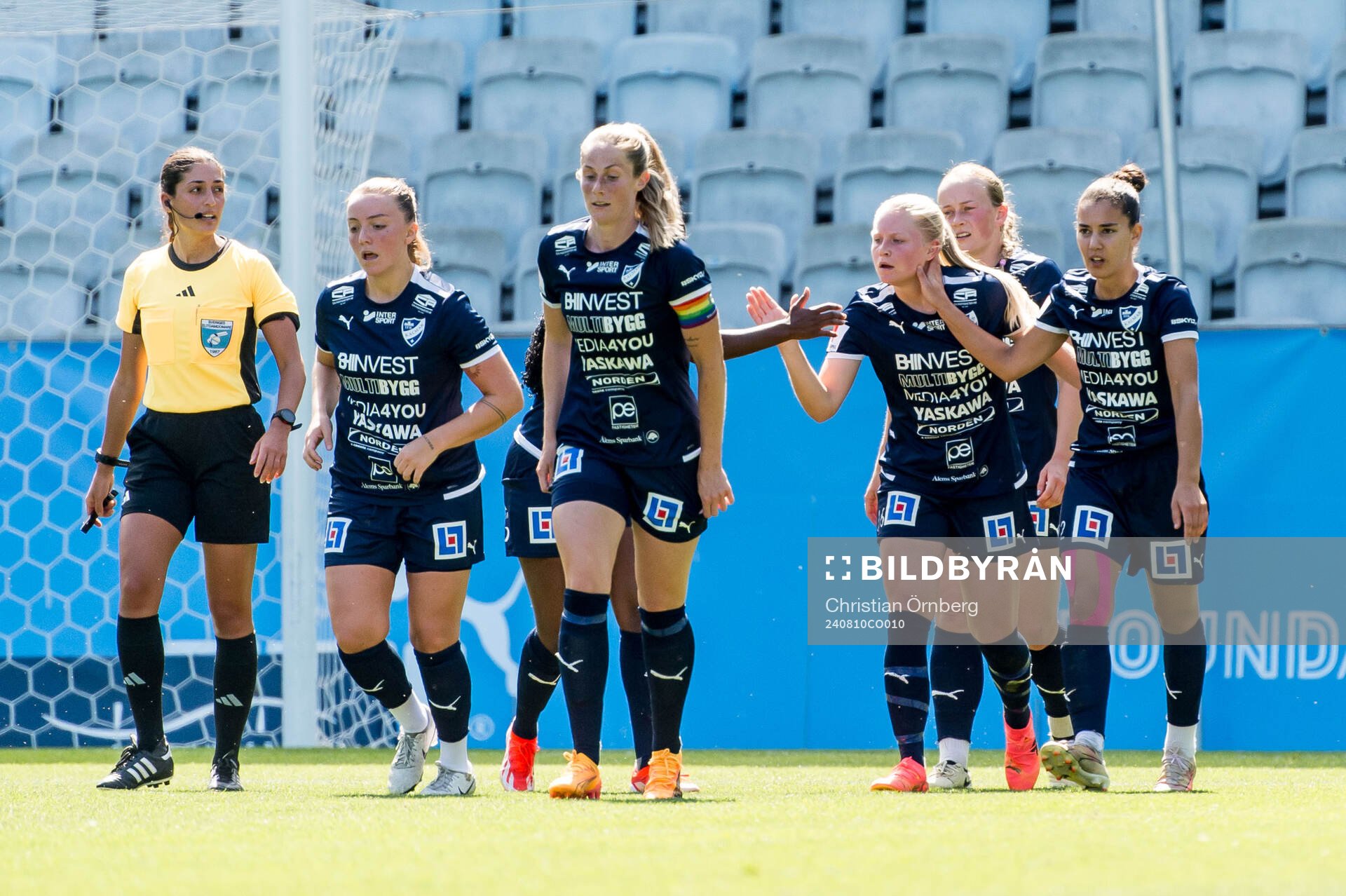 IFK Kalmars Wilma Finnman jublar efter 1-1 under fotbollsmatchen i Elitettan mellan Malmö FF och IFK Kalmar den 10 augusti 2024 i Malmö.