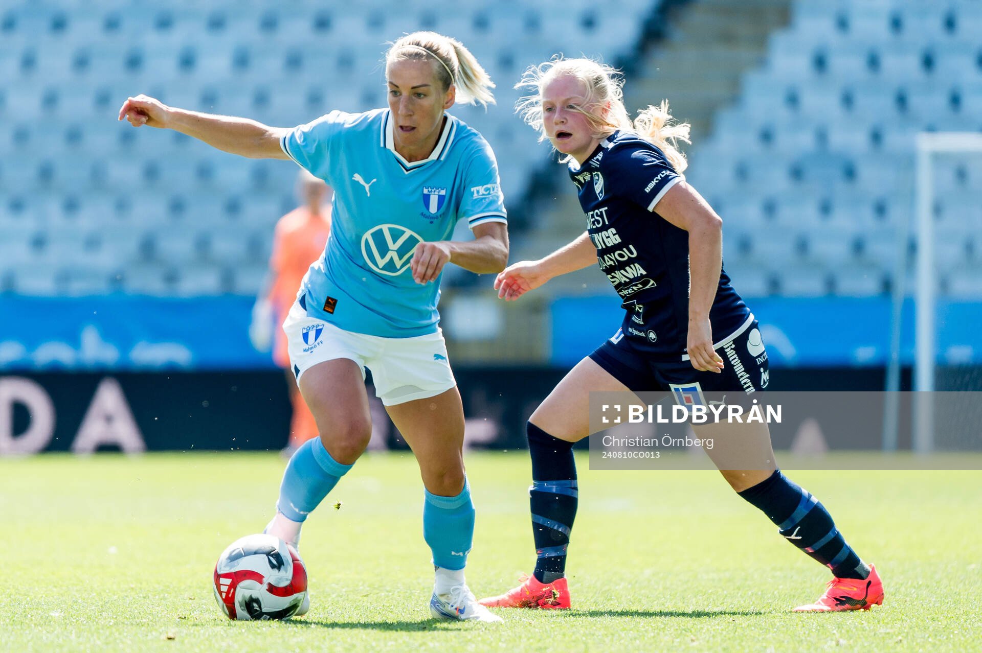 Malmö FFs Mia Persson och IFK Kalmars Wilma Finnman