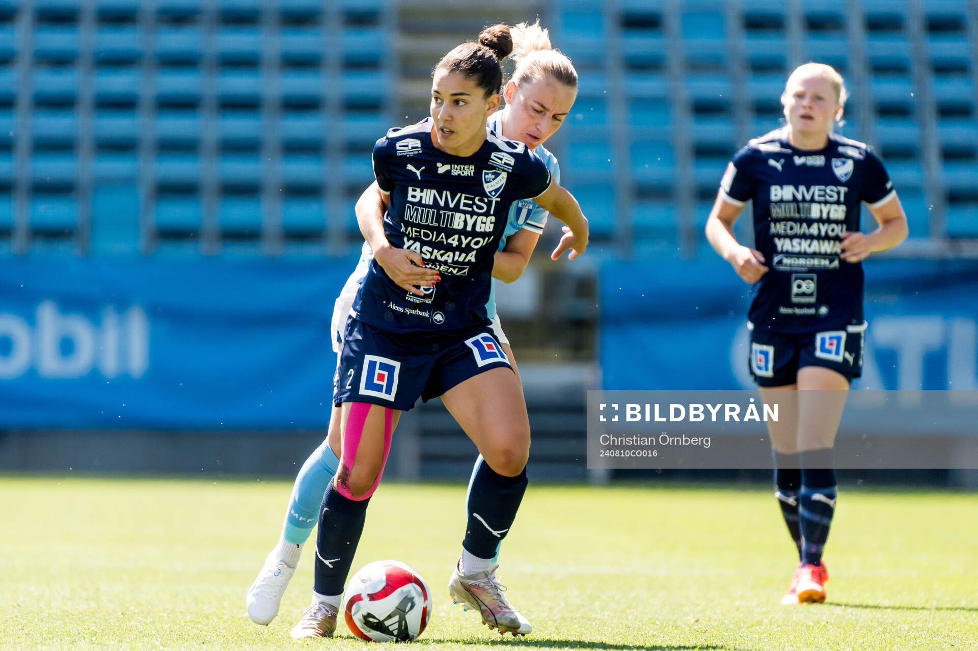 IFK Kalmars Hanna Boubezari och Malmö FFs Sofia Wännerdahl
