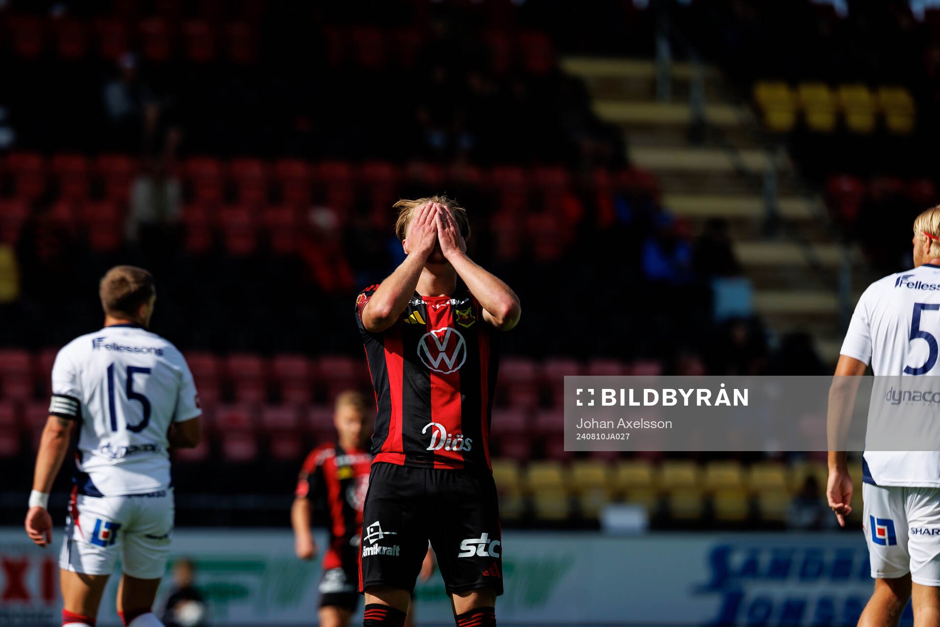 Östersunds Sebastian Karlsson Grach  deppar