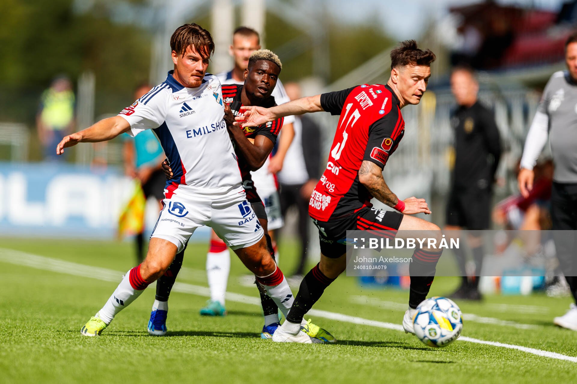 Östers Tatu Varmanen och Östersunds Jamie Ryan Hopcutt