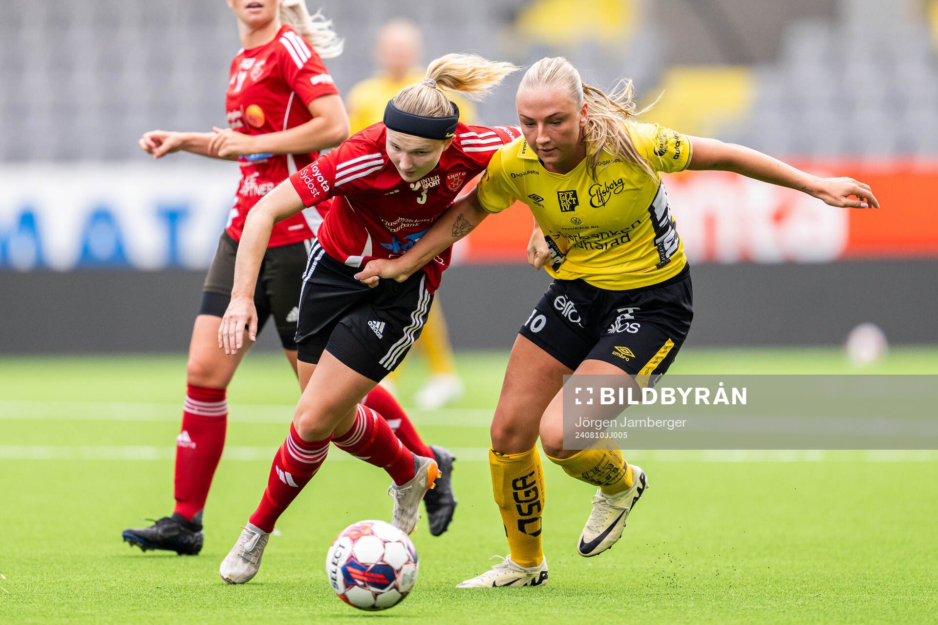 Tjust IFs Tove Carlberg och Elfsborgs Stina jensen