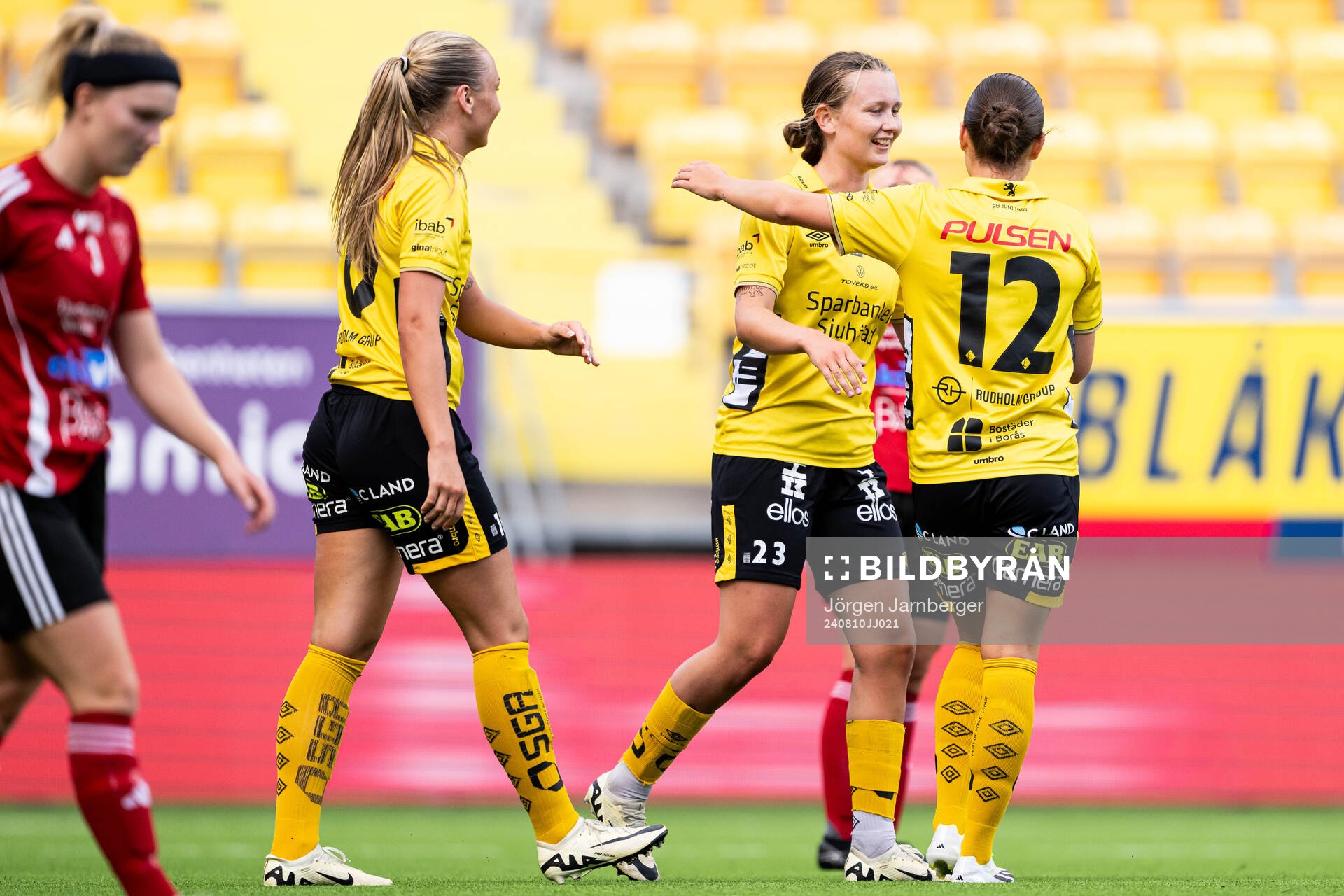 Elfsborgs Ellen Nilsson jublar med Hedvig Petersson