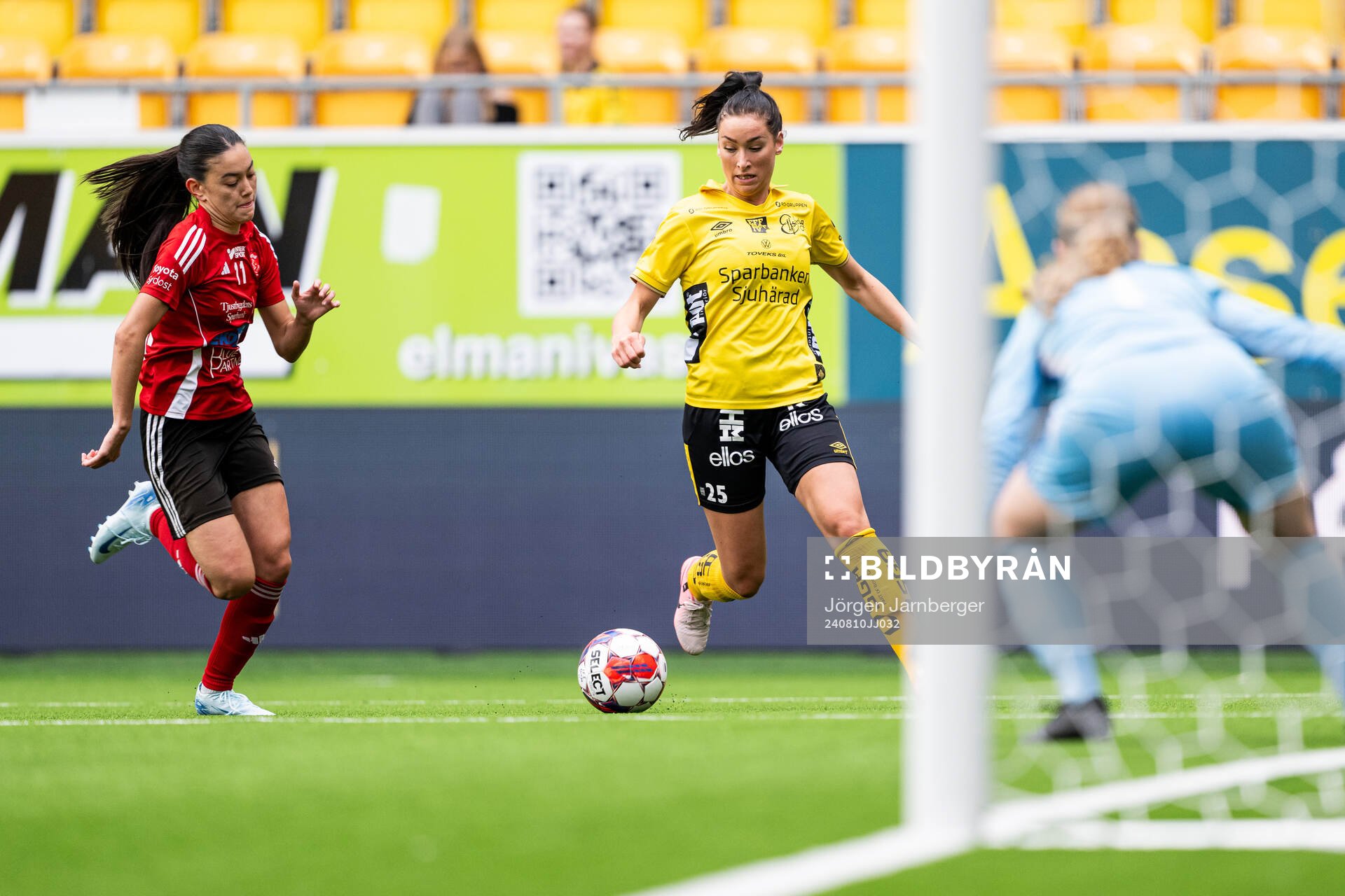 Tjust IFs Alina Gustafsson och Elfsborgs Izabella Bergström
