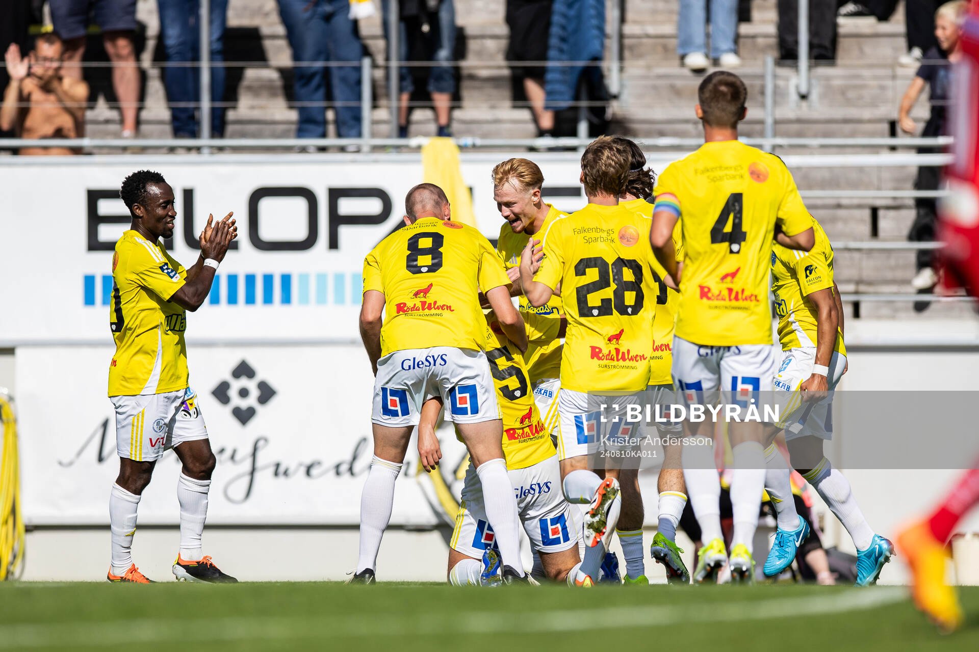 Falkenbergs spelare jublar