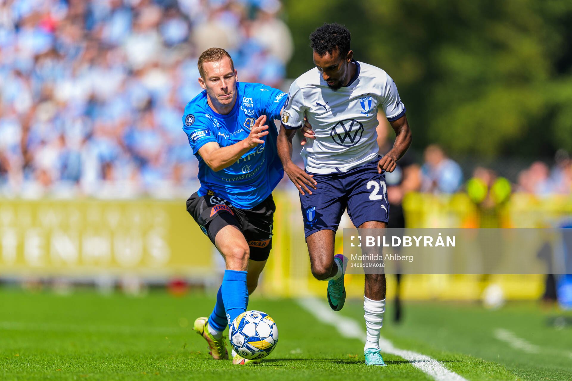 Halmstads Gisli Eyjolfsson och Malmö FFs Taha Ali