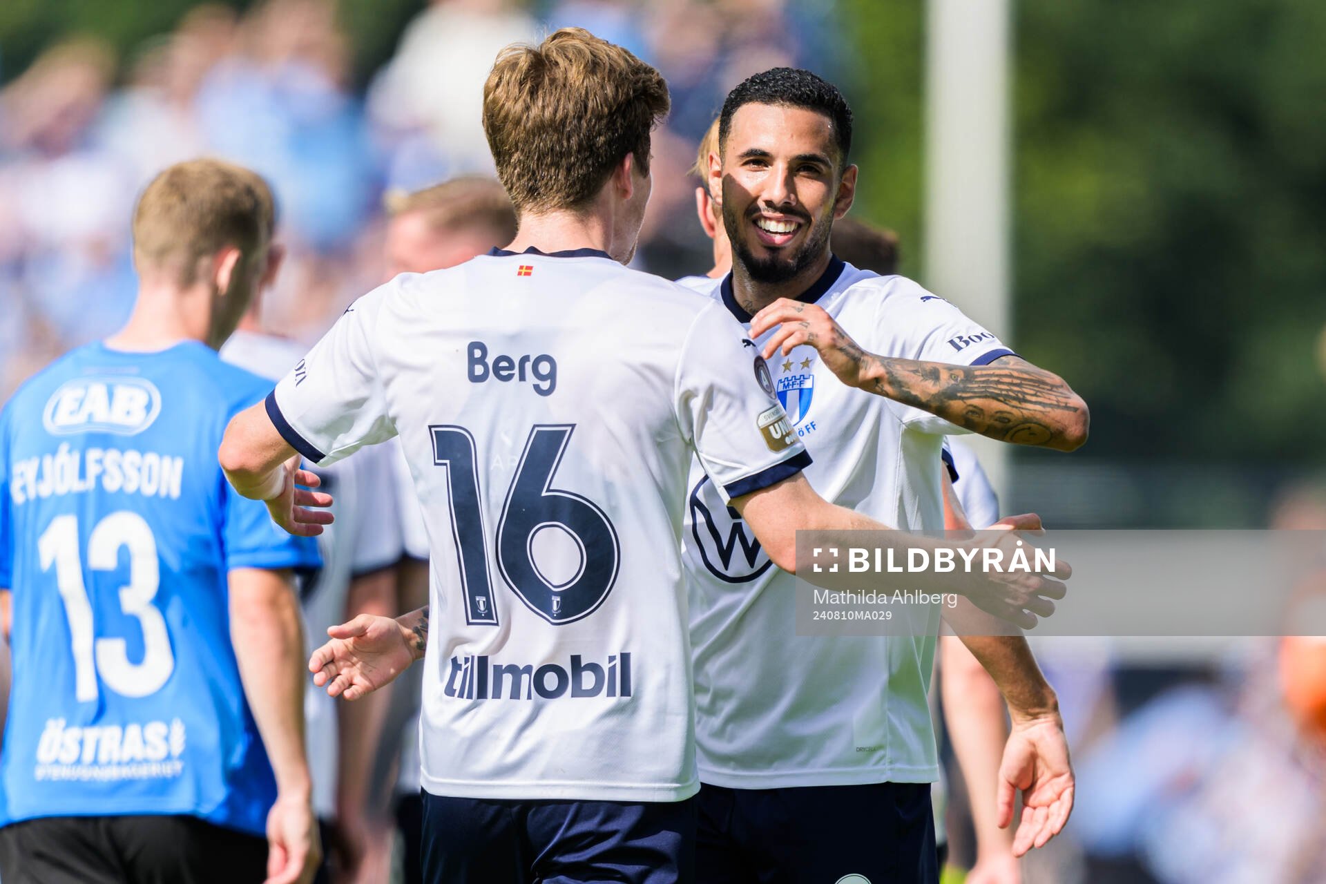 Malmö FFs Oliver Berg och Sergio Pena jublar