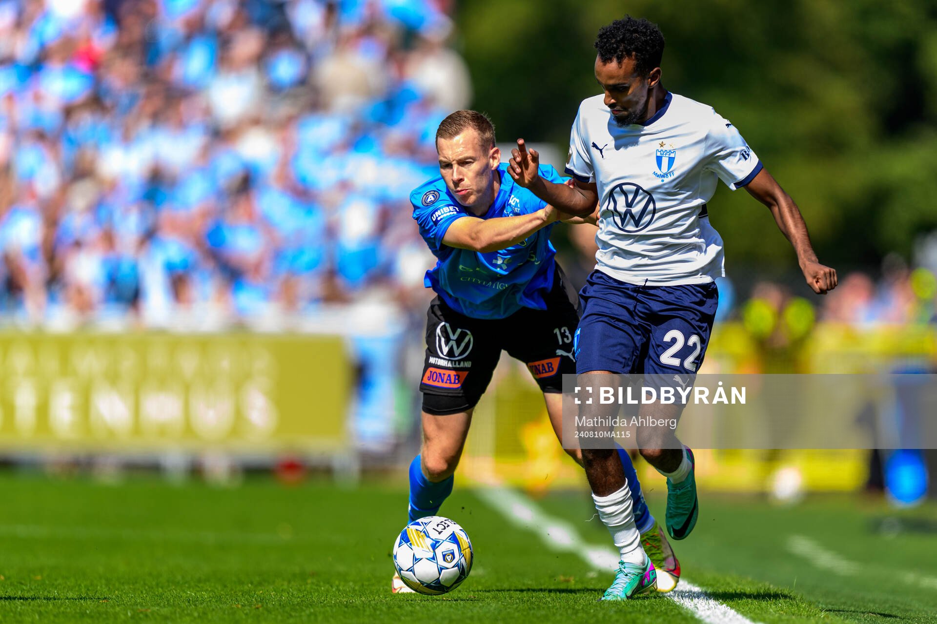 Halmstads Gisli Eyjolfsson och Malmö FFs Taha Ali