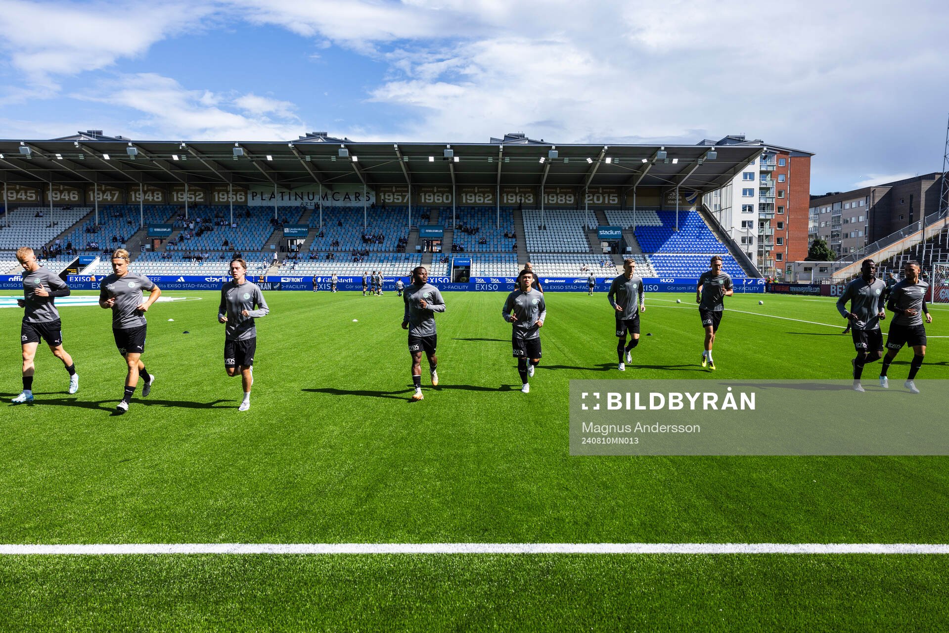 Västerås spelare på uppvärmningen