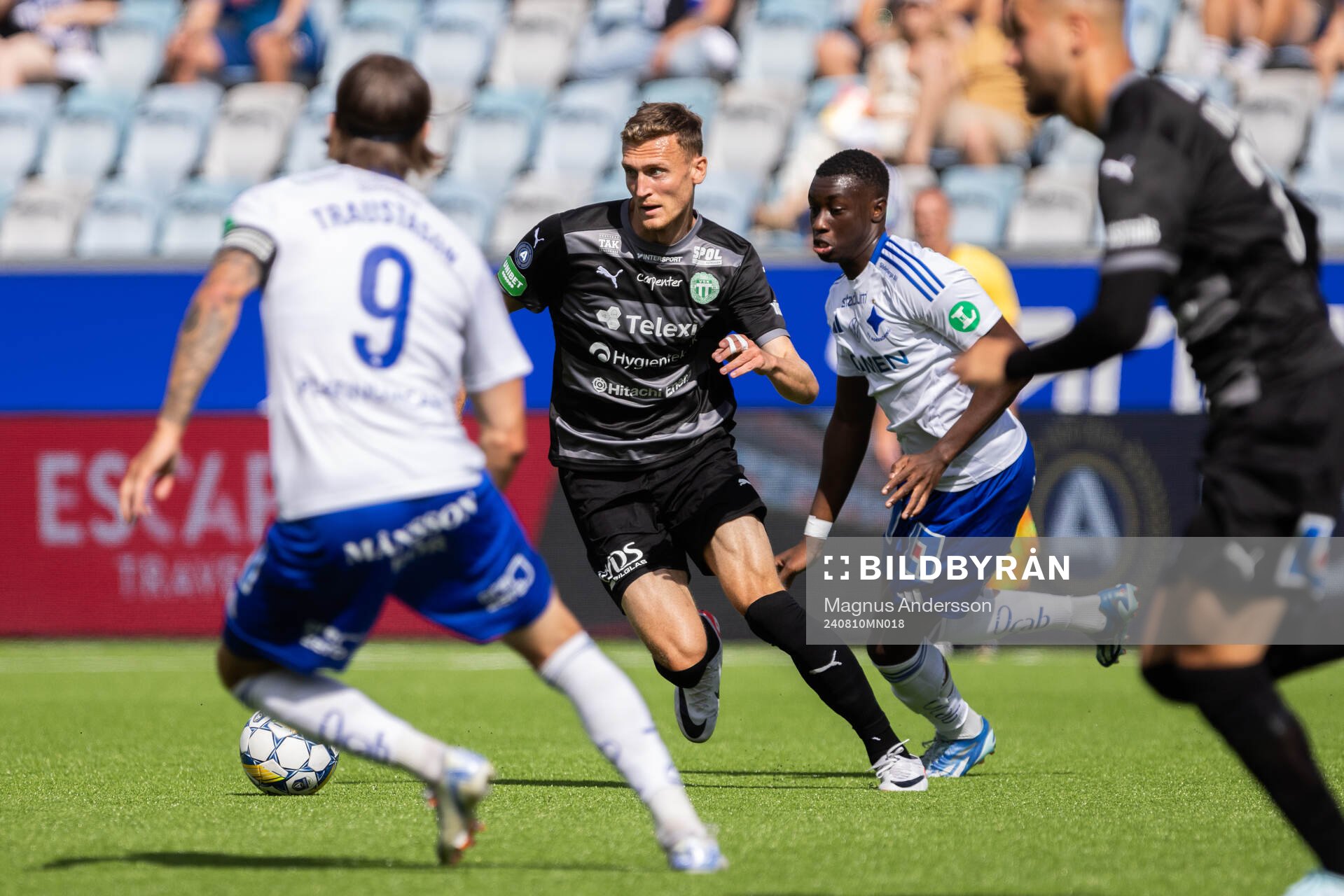 Västerås Viktor Granath och IFK Norrköpings Yahya Kalley